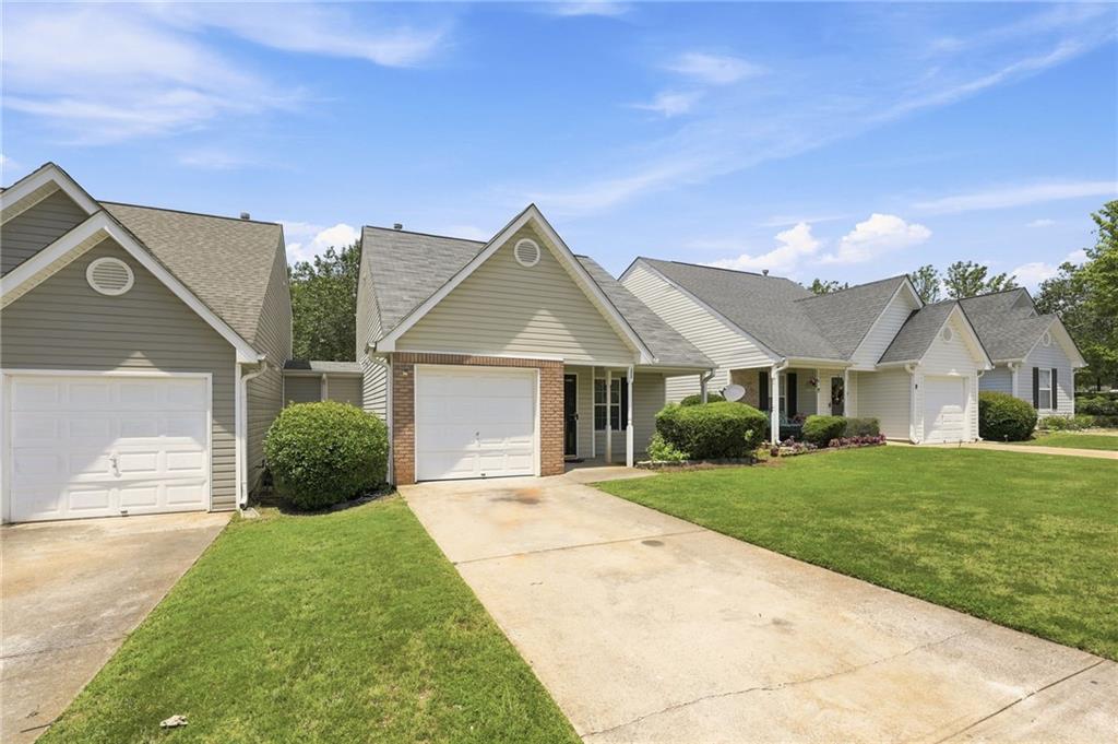3055 Lakeside Circle