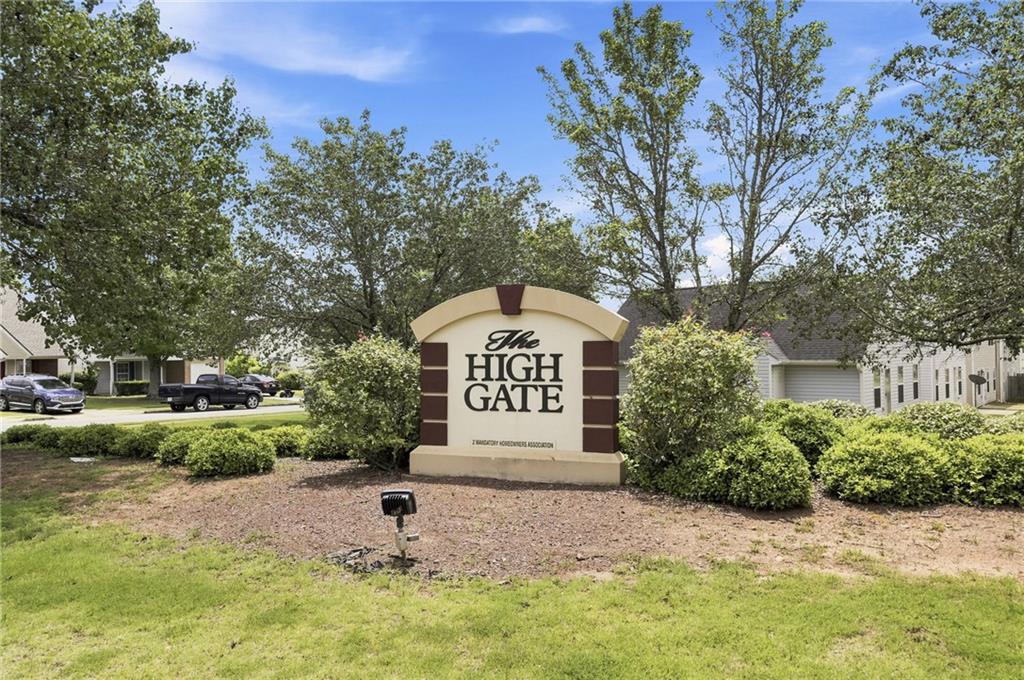 3055 Lakeside Circle