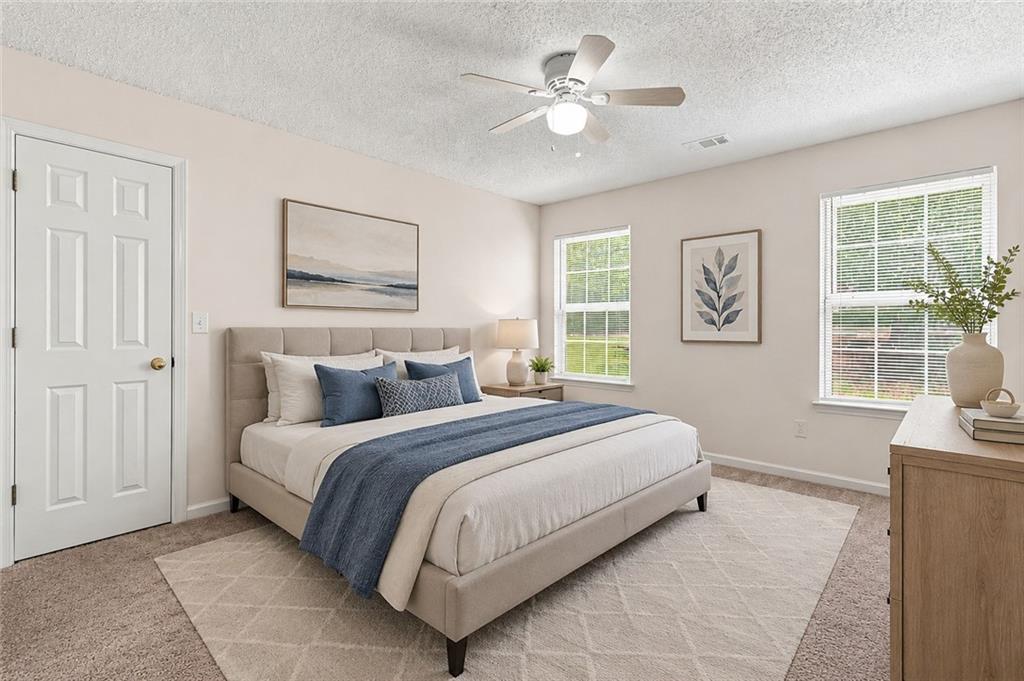 3055 Lakeside Circle