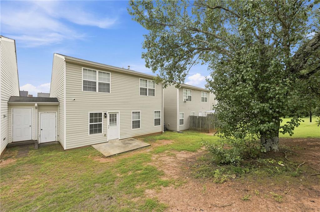 3055 Lakeside Circle