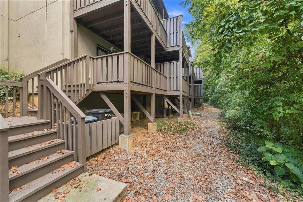 8 Ivy Ridge NE
