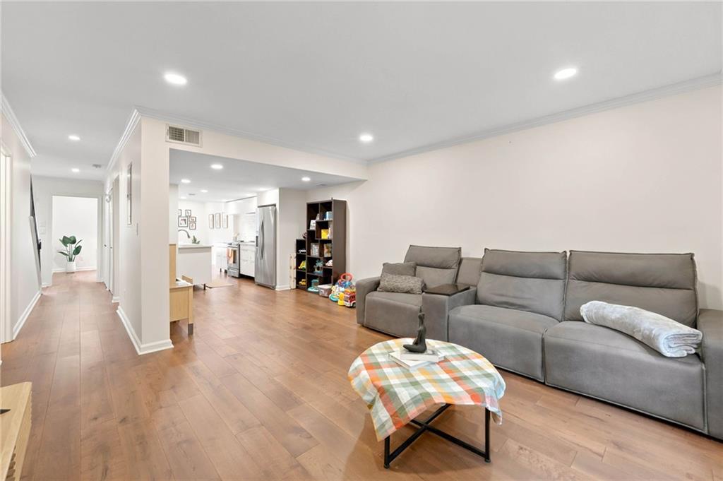 8 Ivy Ridge NE