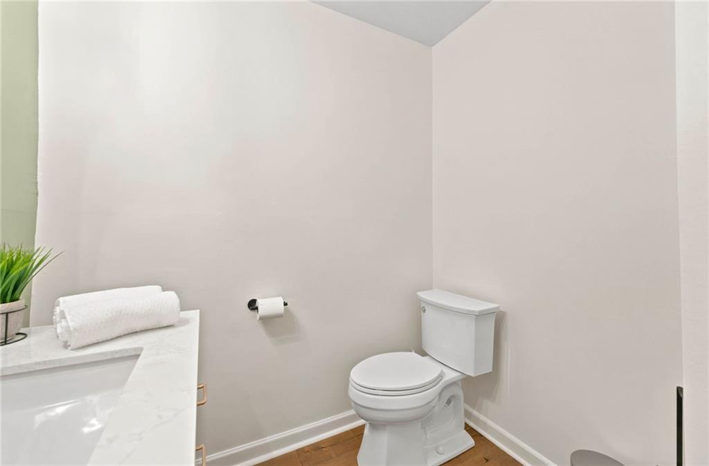 8 Ivy Ridge NE