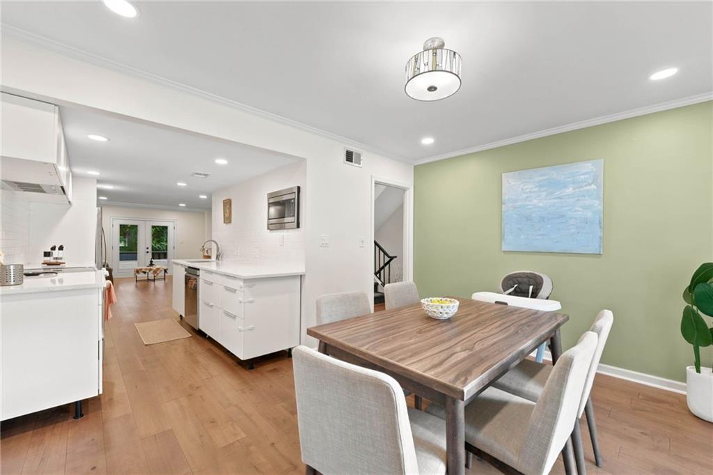 8 Ivy Ridge NE
