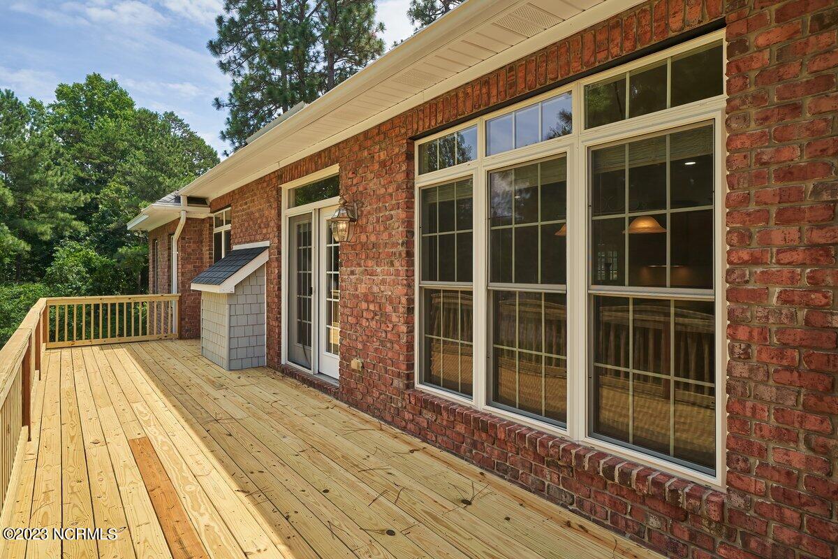 480 Lake Forest Drive SE