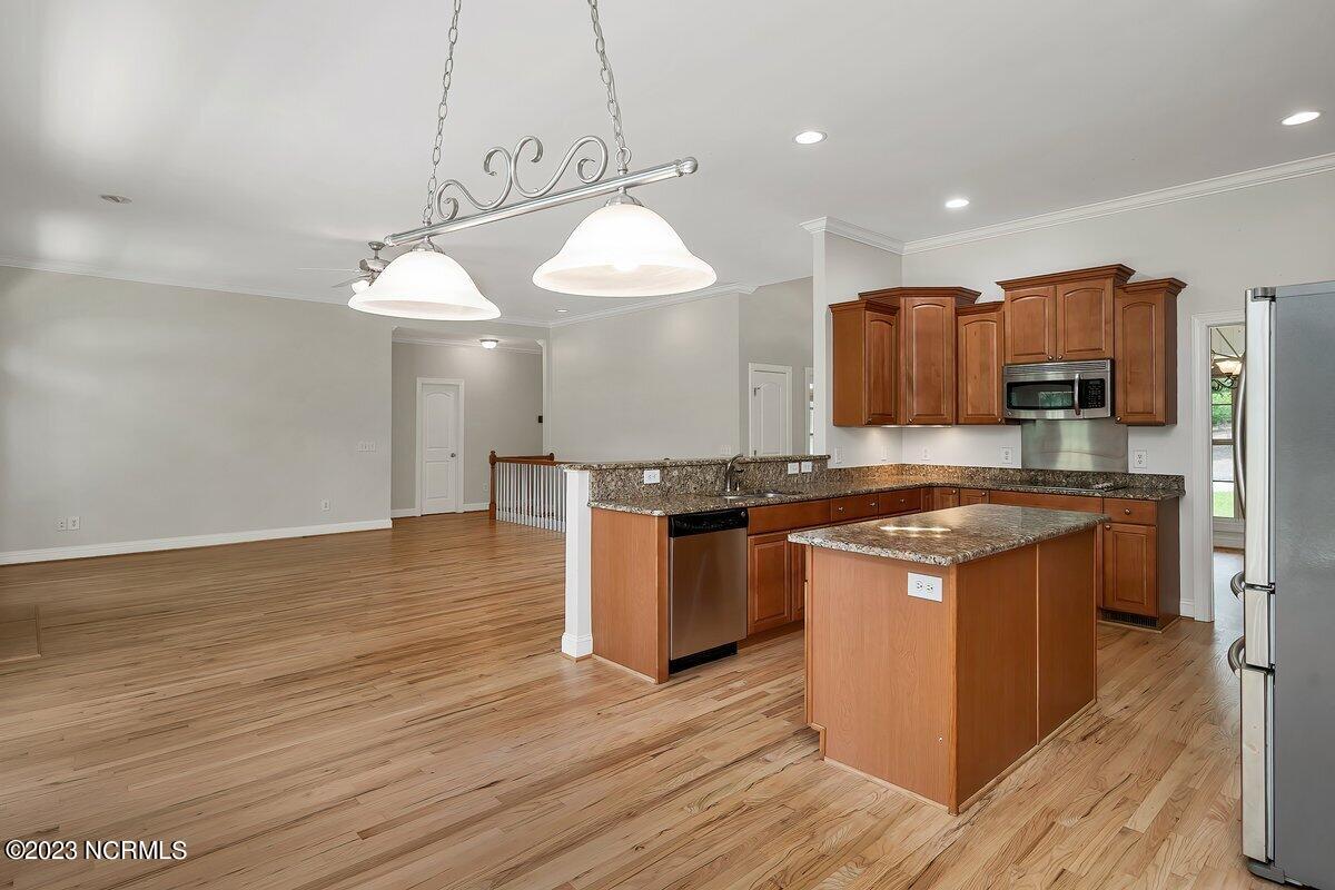 480 Lake Forest Drive SE
