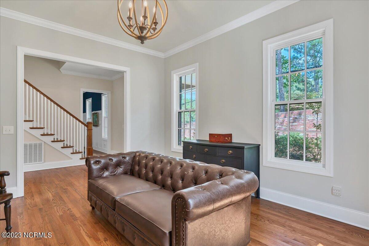 240 E Pennsylvania Avenue