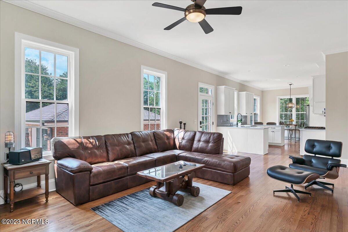 240 E Pennsylvania Avenue