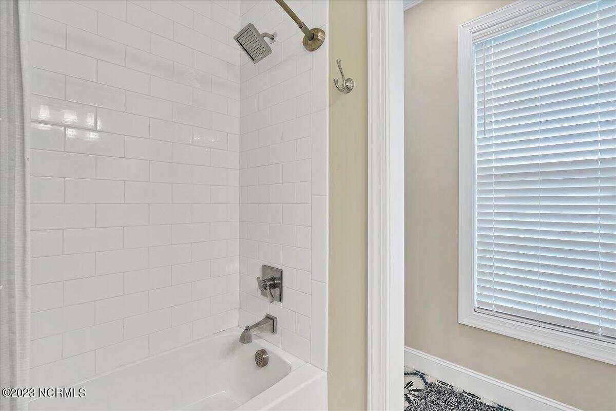 240 E Pennsylvania Avenue