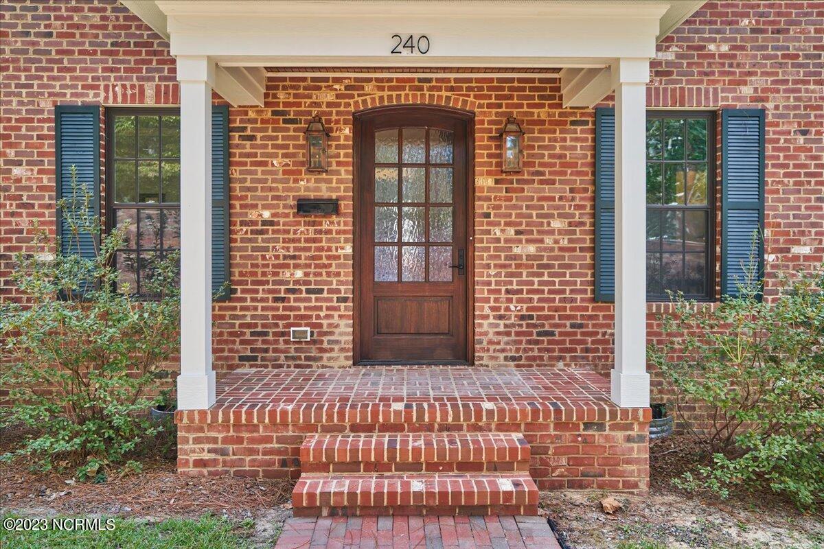 240 E Pennsylvania Avenue