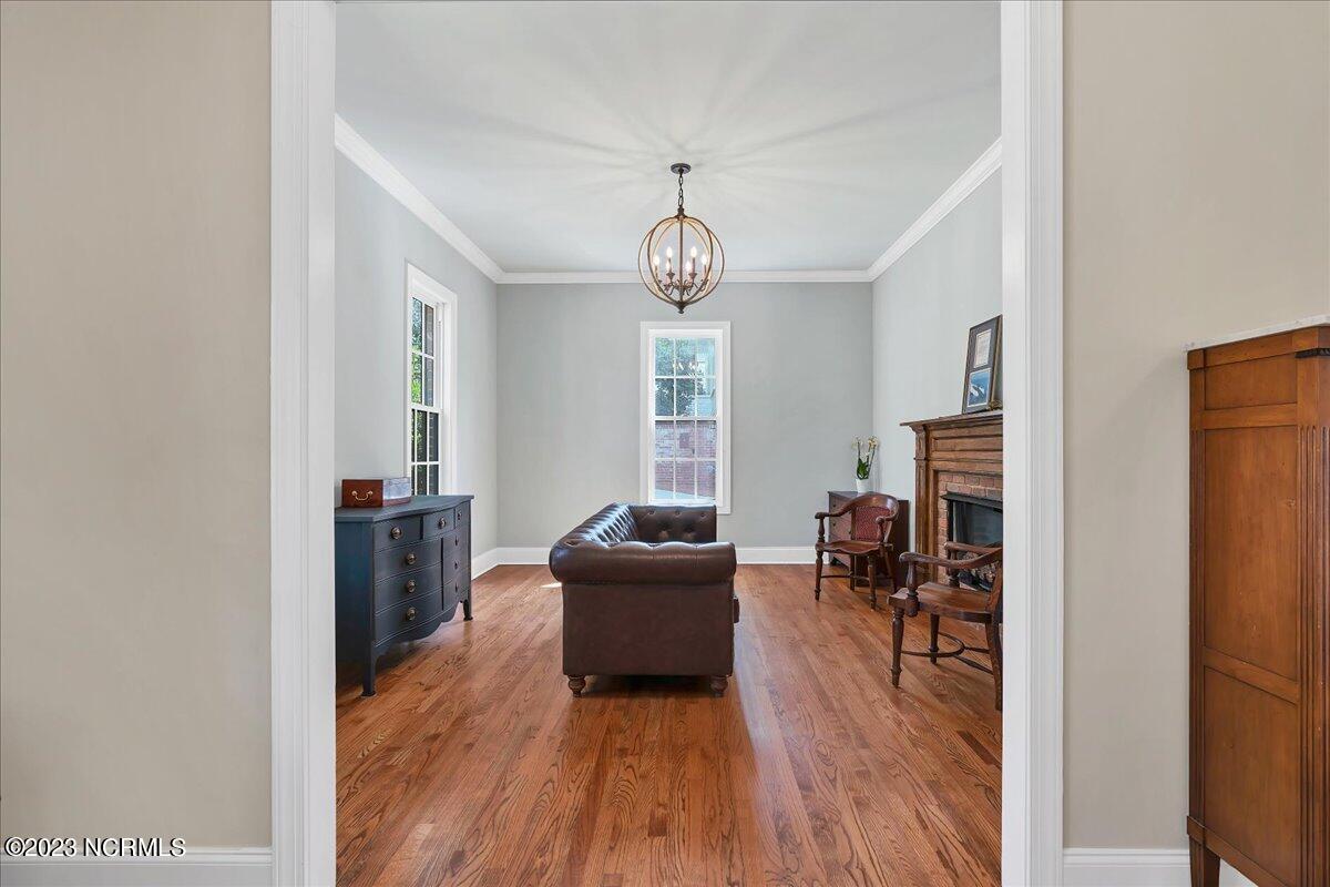 240 E Pennsylvania Avenue