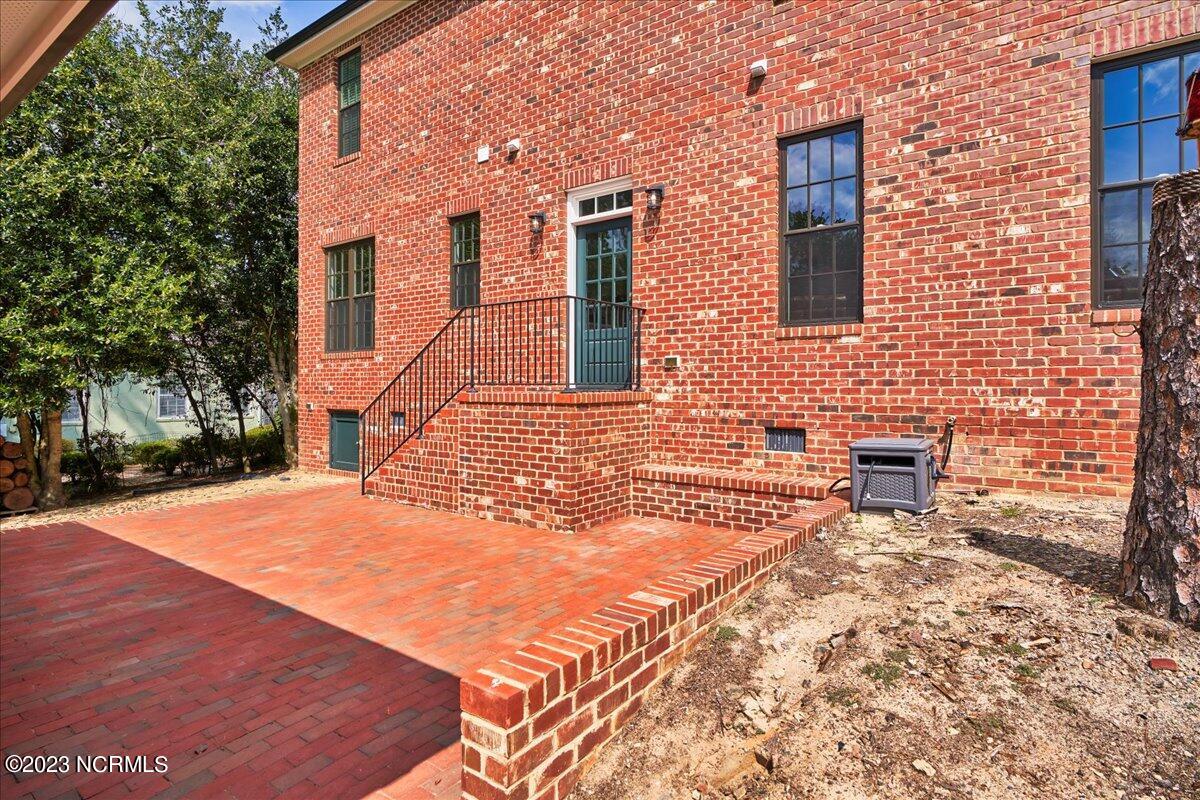 240 E Pennsylvania Avenue