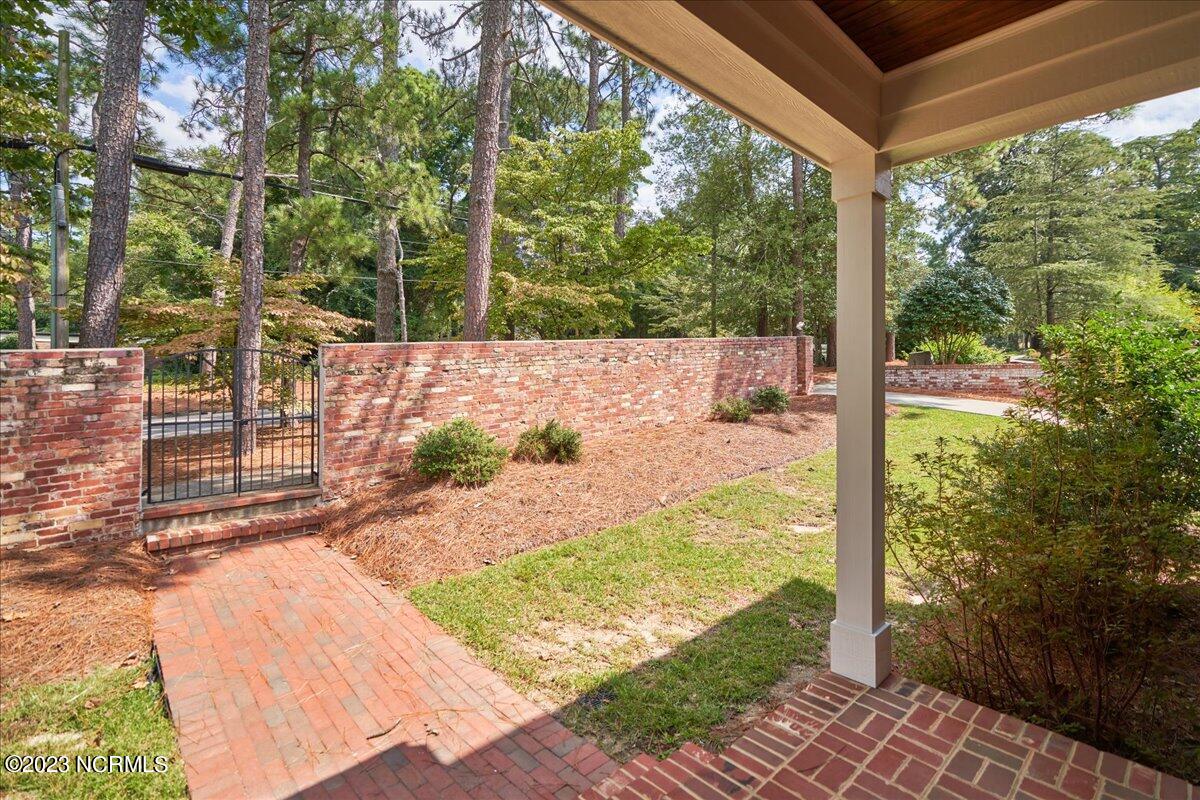 240 E Pennsylvania Avenue