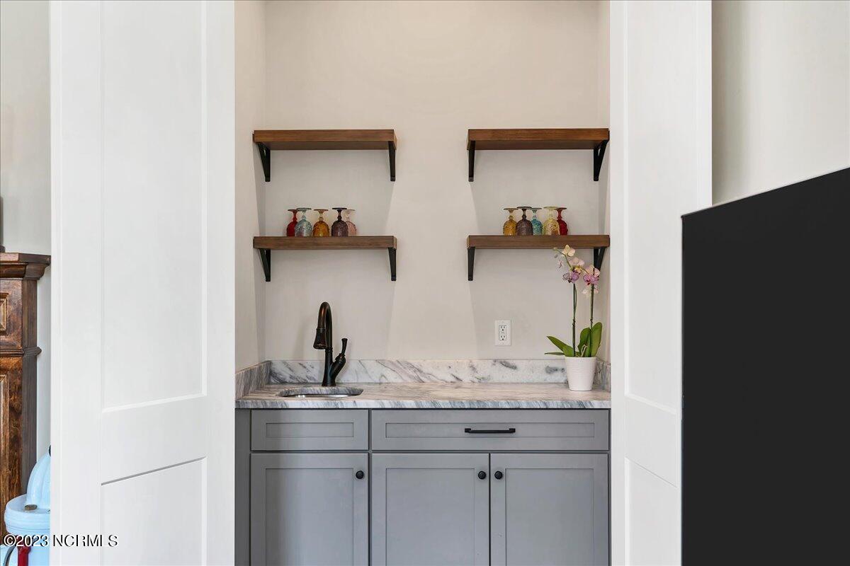 240 E Pennsylvania Avenue