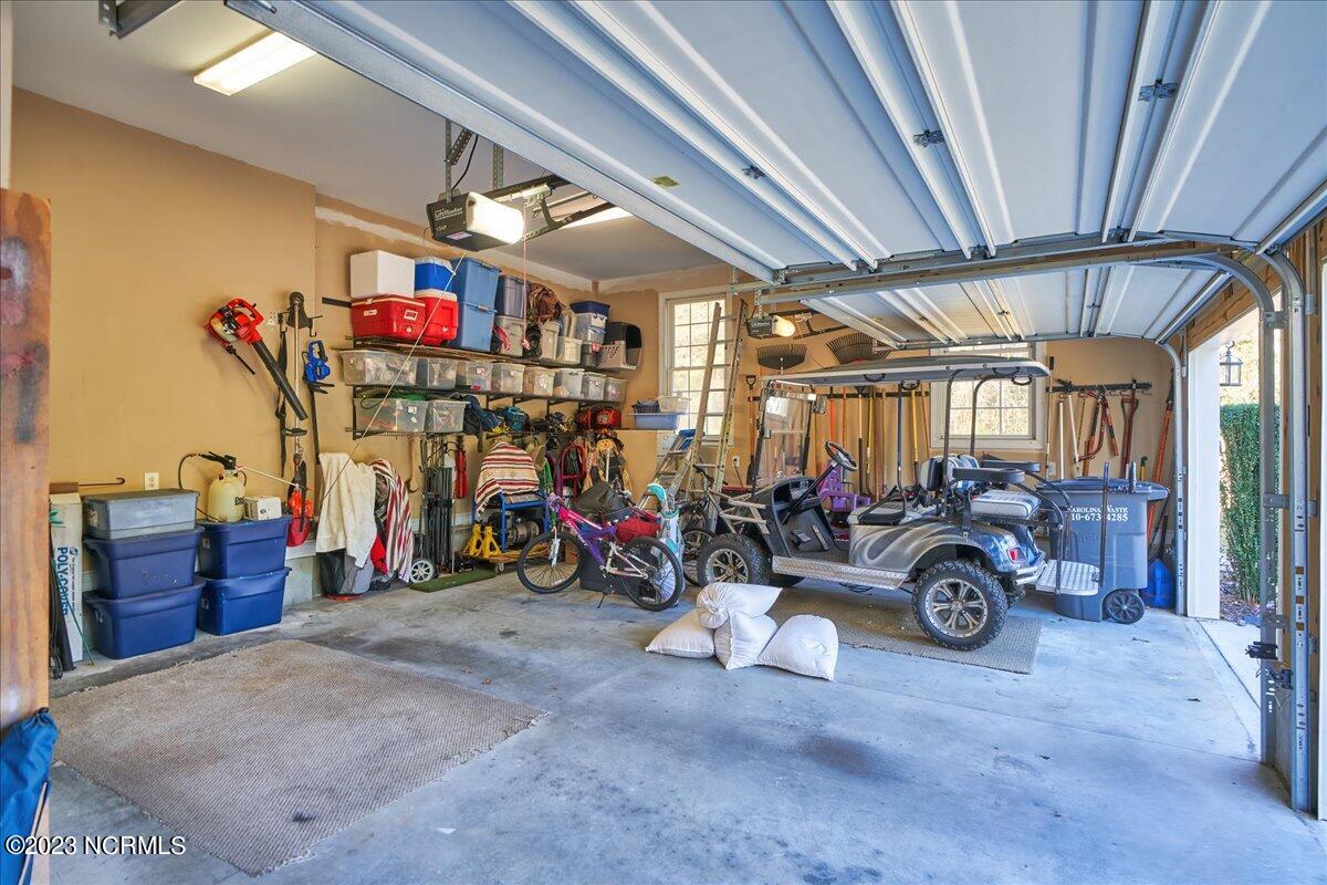 990 Nightingale Place
