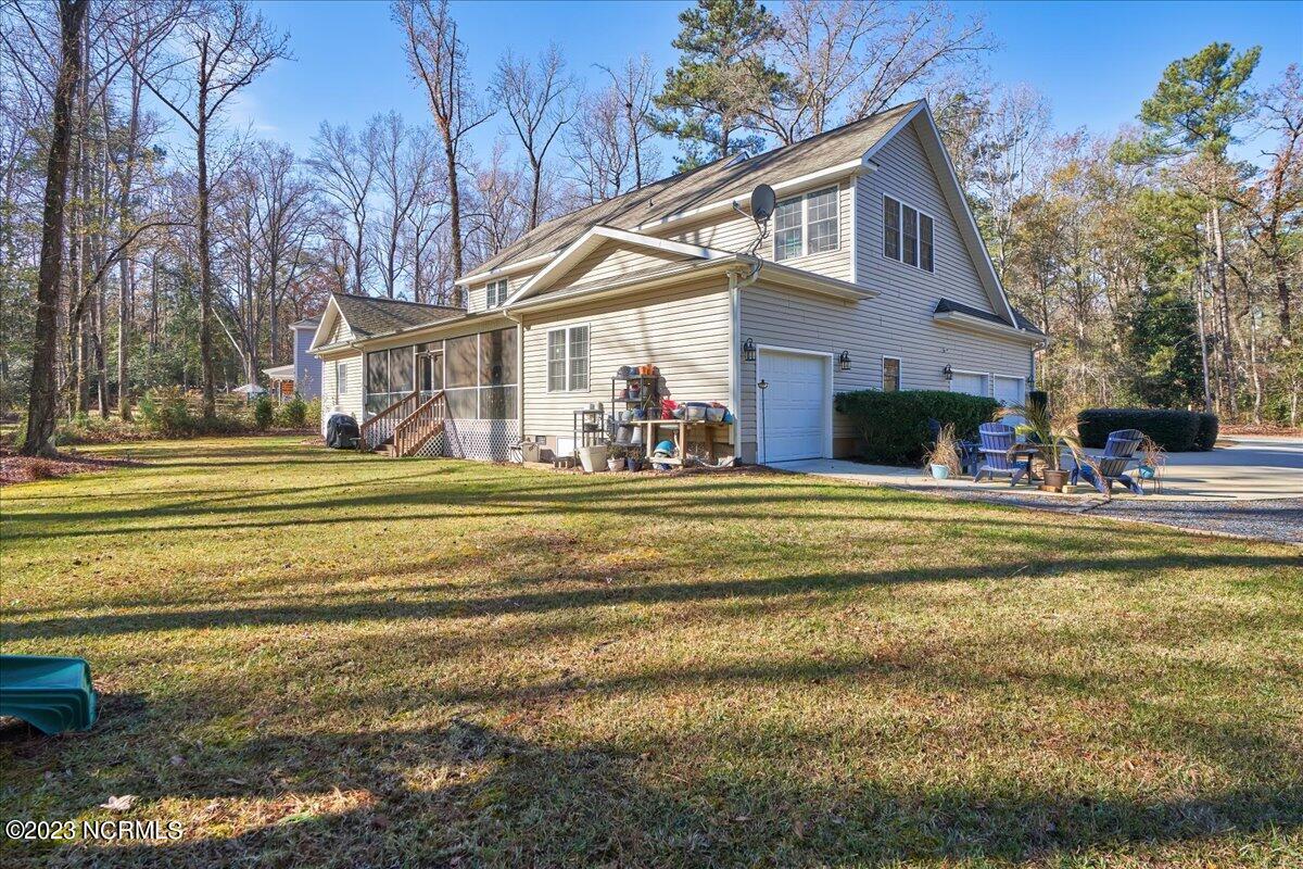 990 Nightingale Place