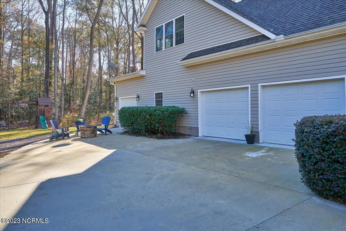 990 Nightingale Place