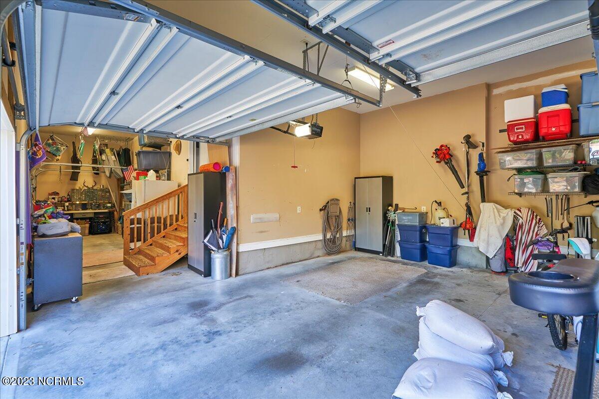 990 Nightingale Place