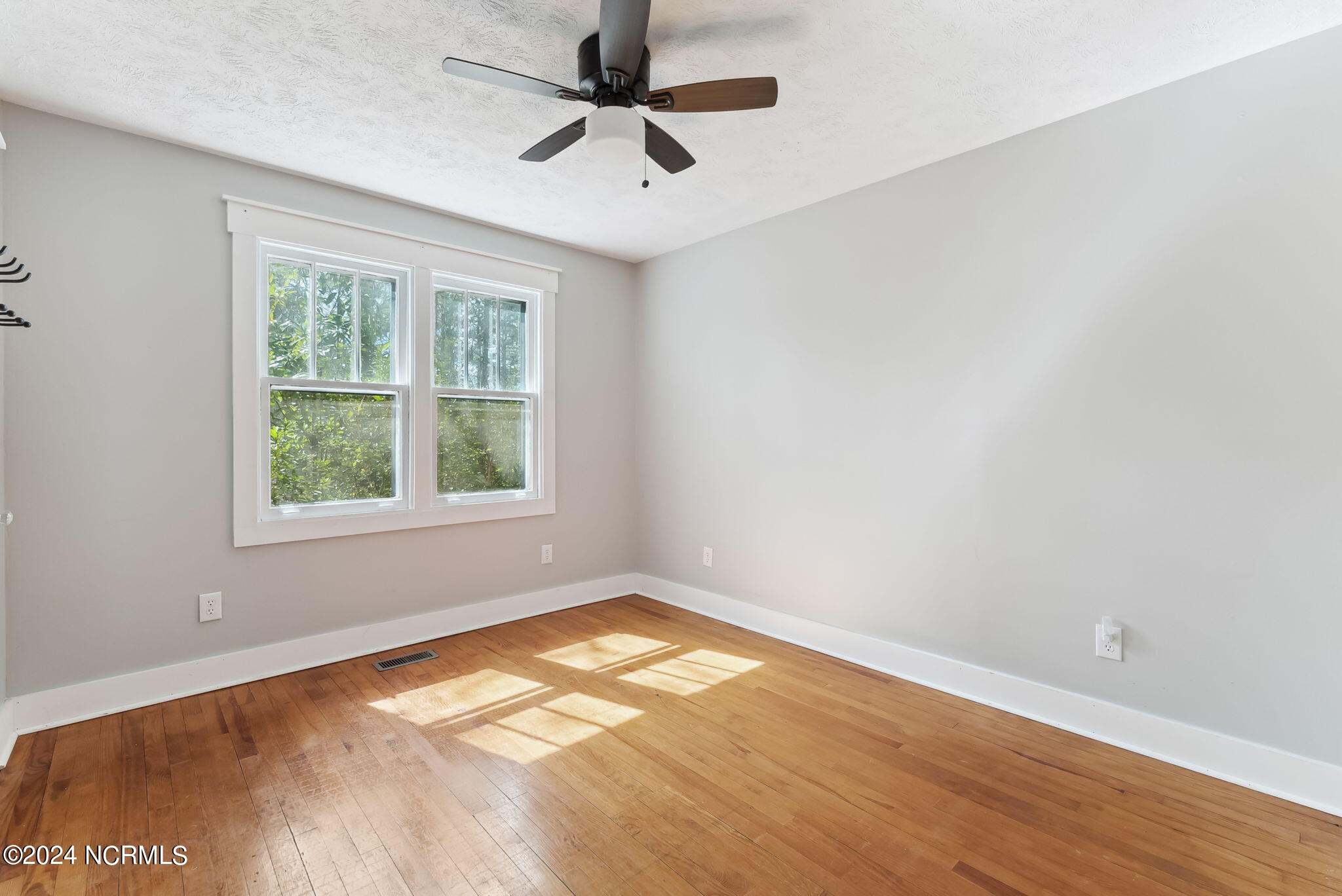 135 S Pecan Street