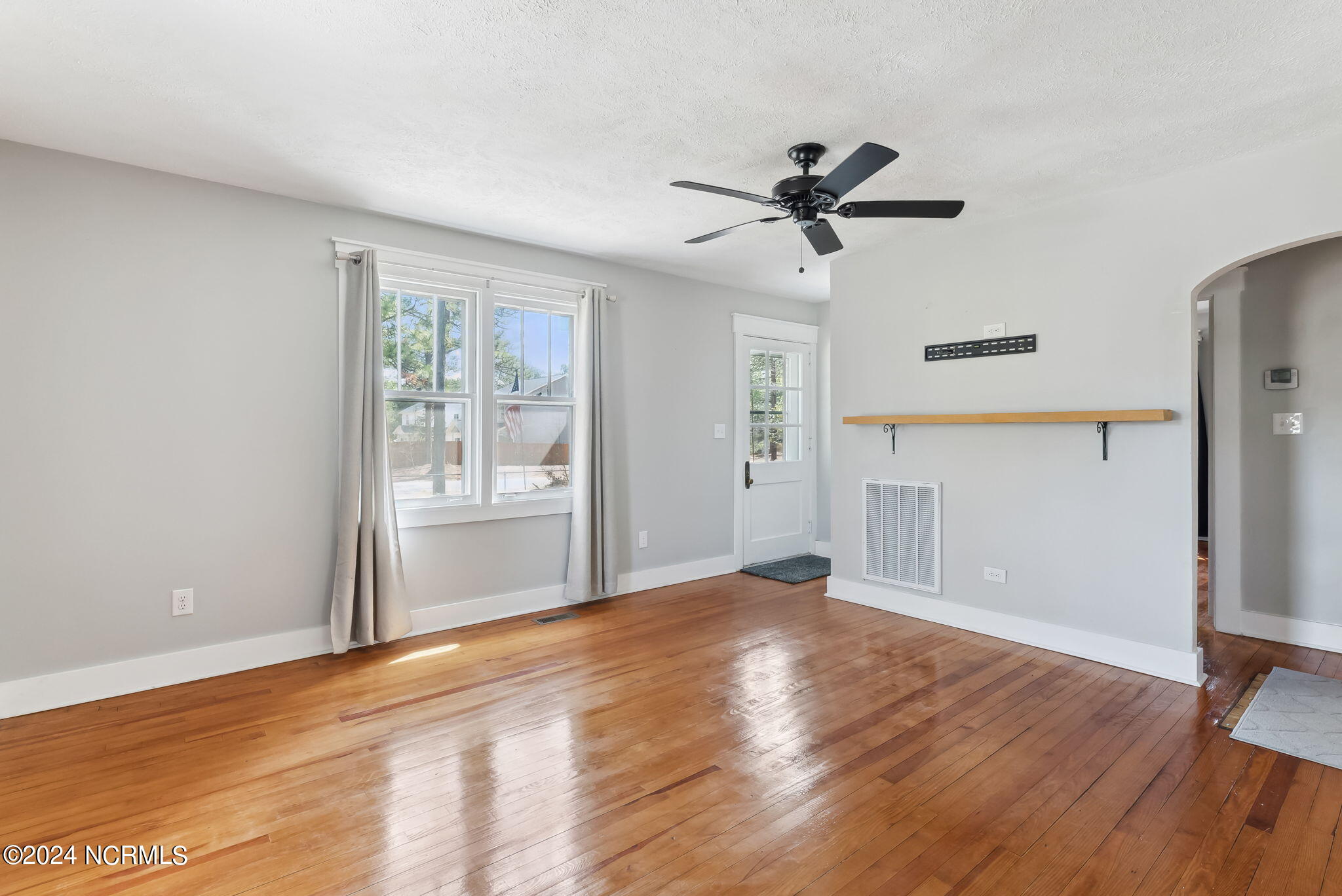 135 S Pecan Street