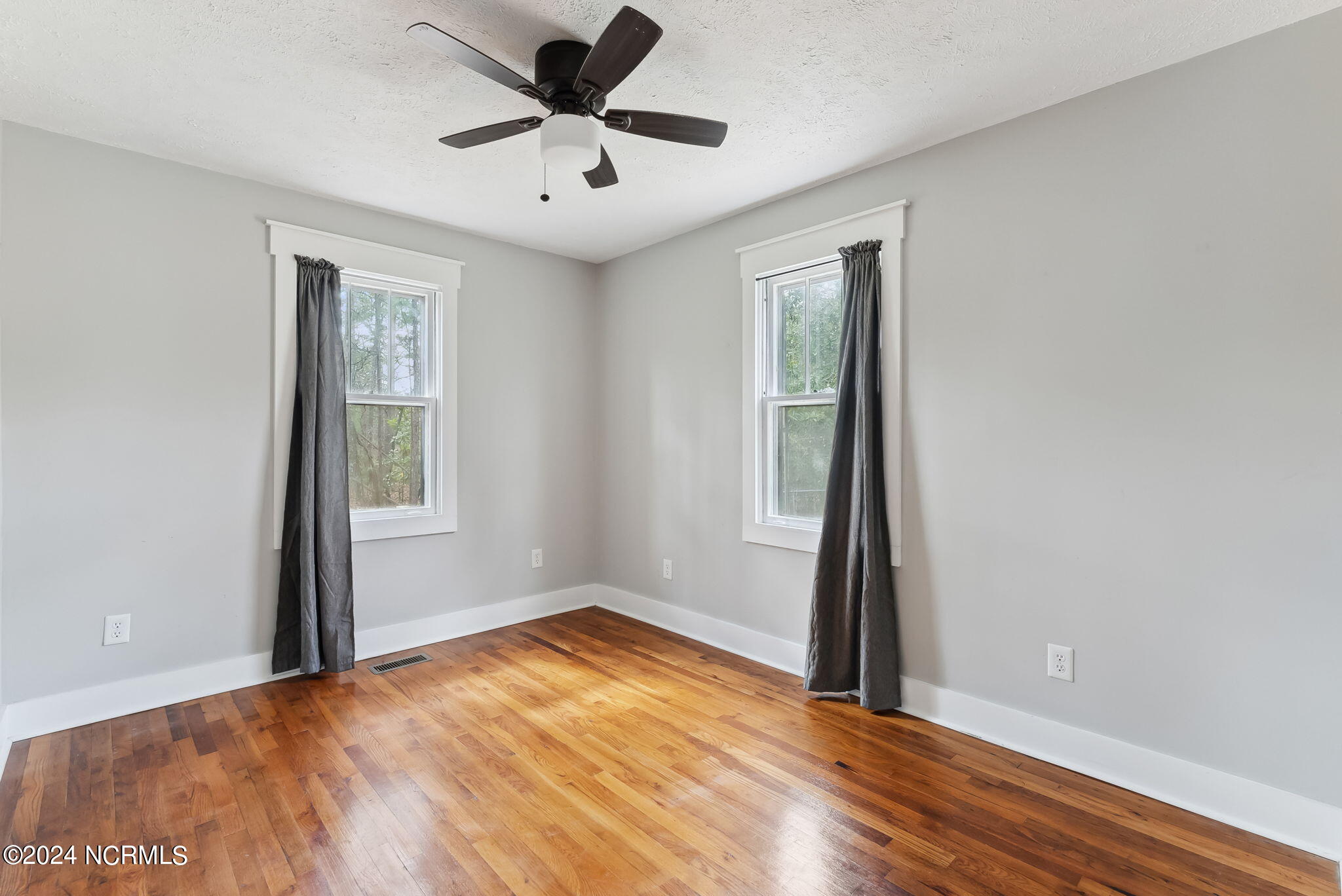 135 S Pecan Street