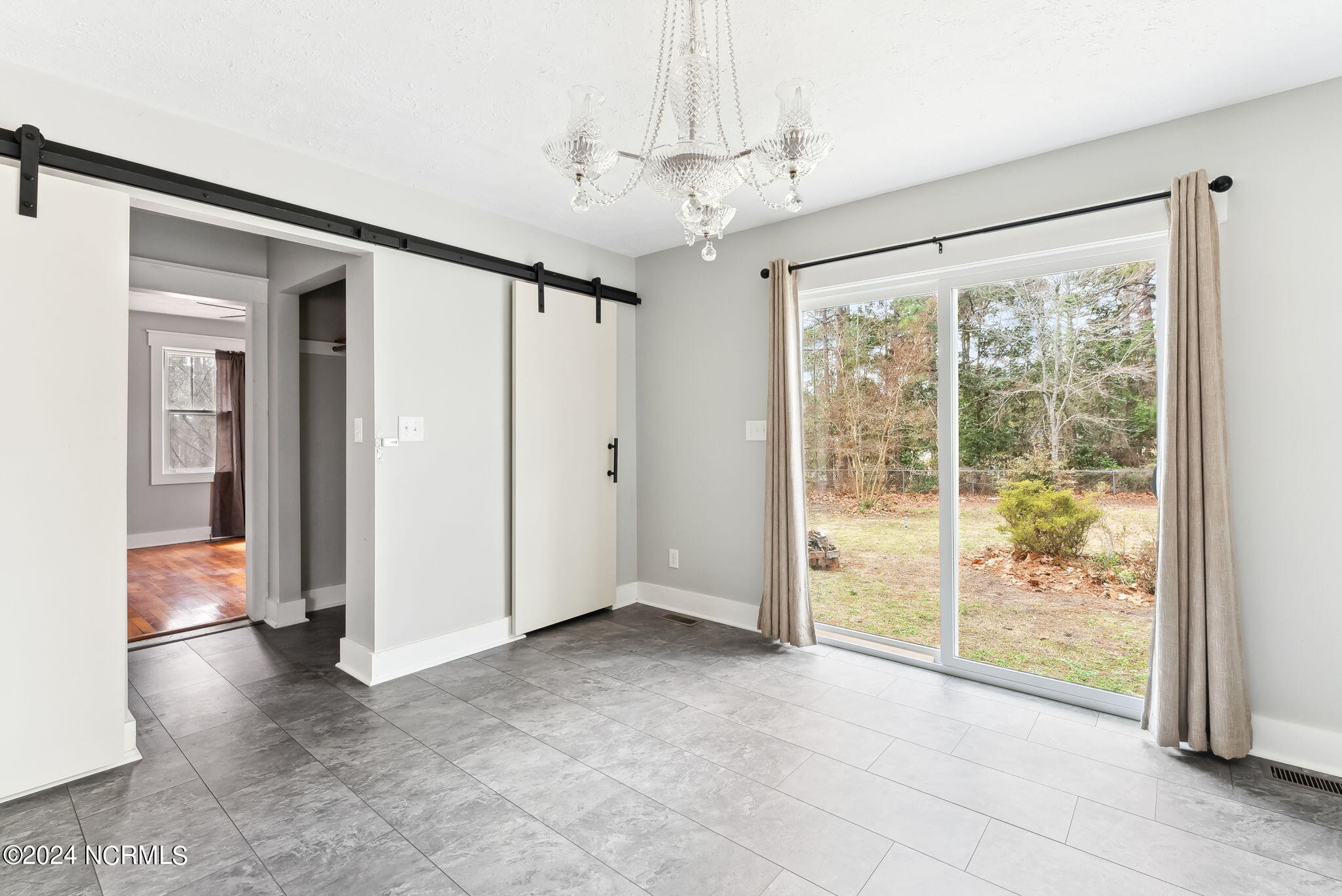 135 S Pecan Street