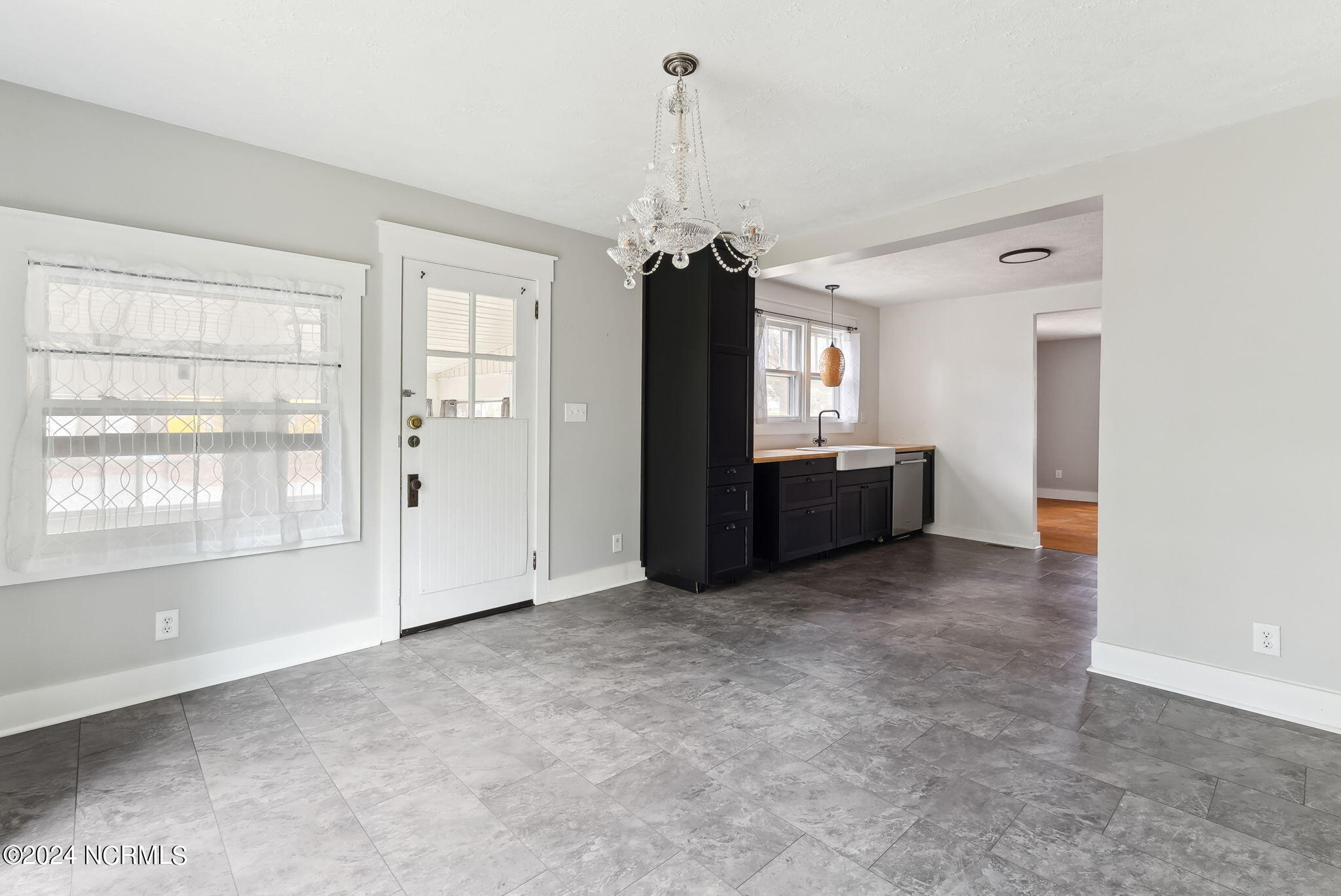 135 S Pecan Street