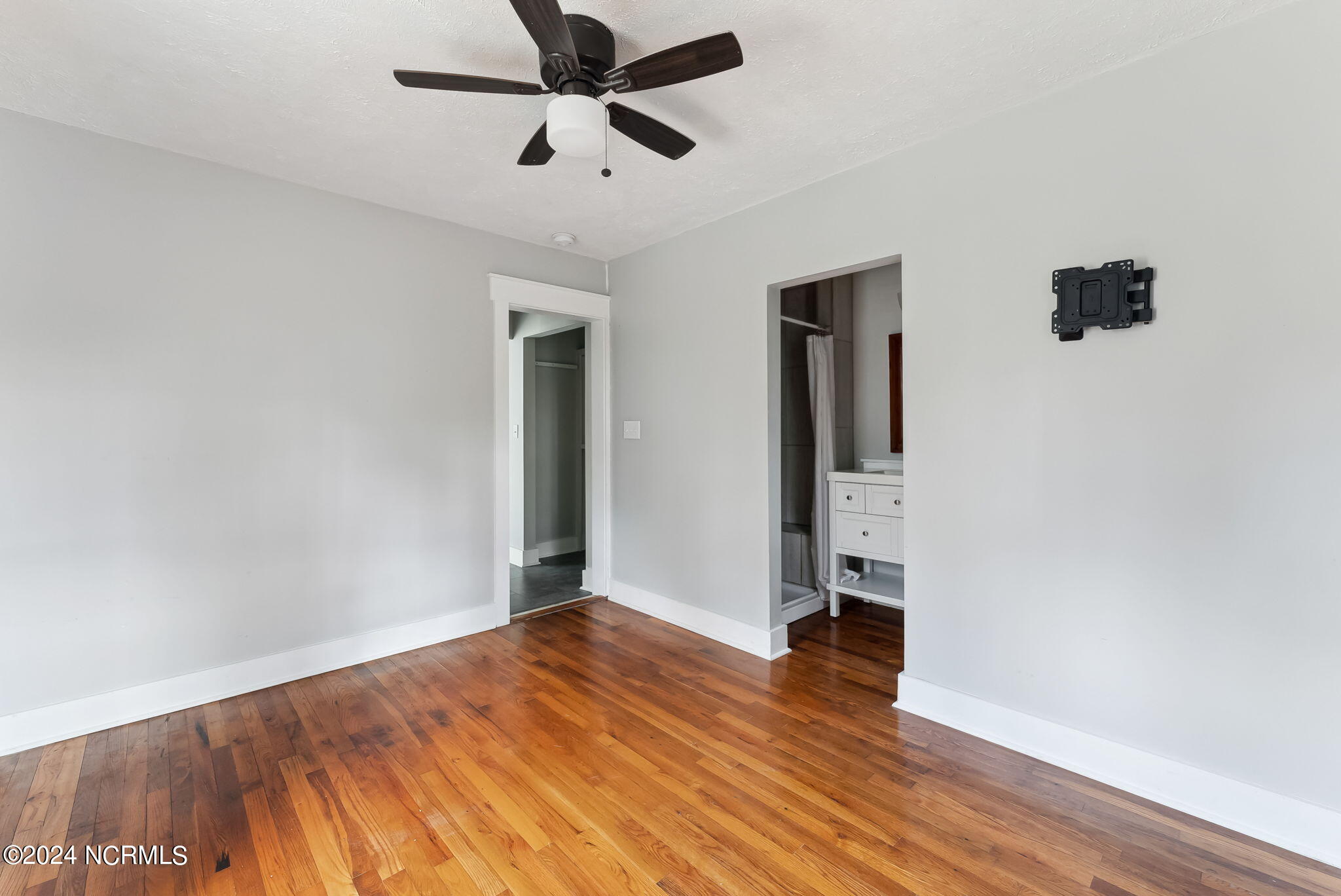 135 S Pecan Street