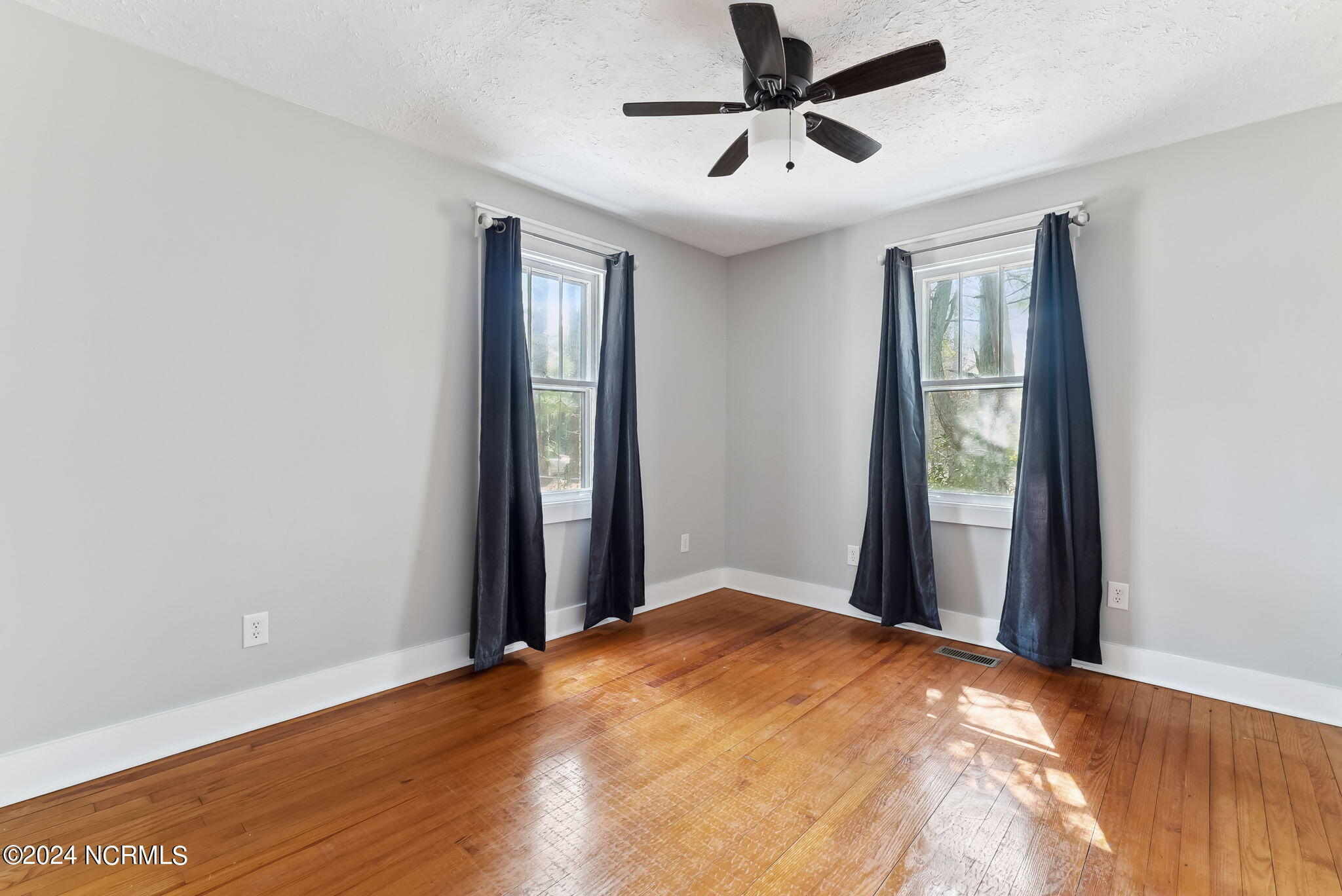 135 S Pecan Street