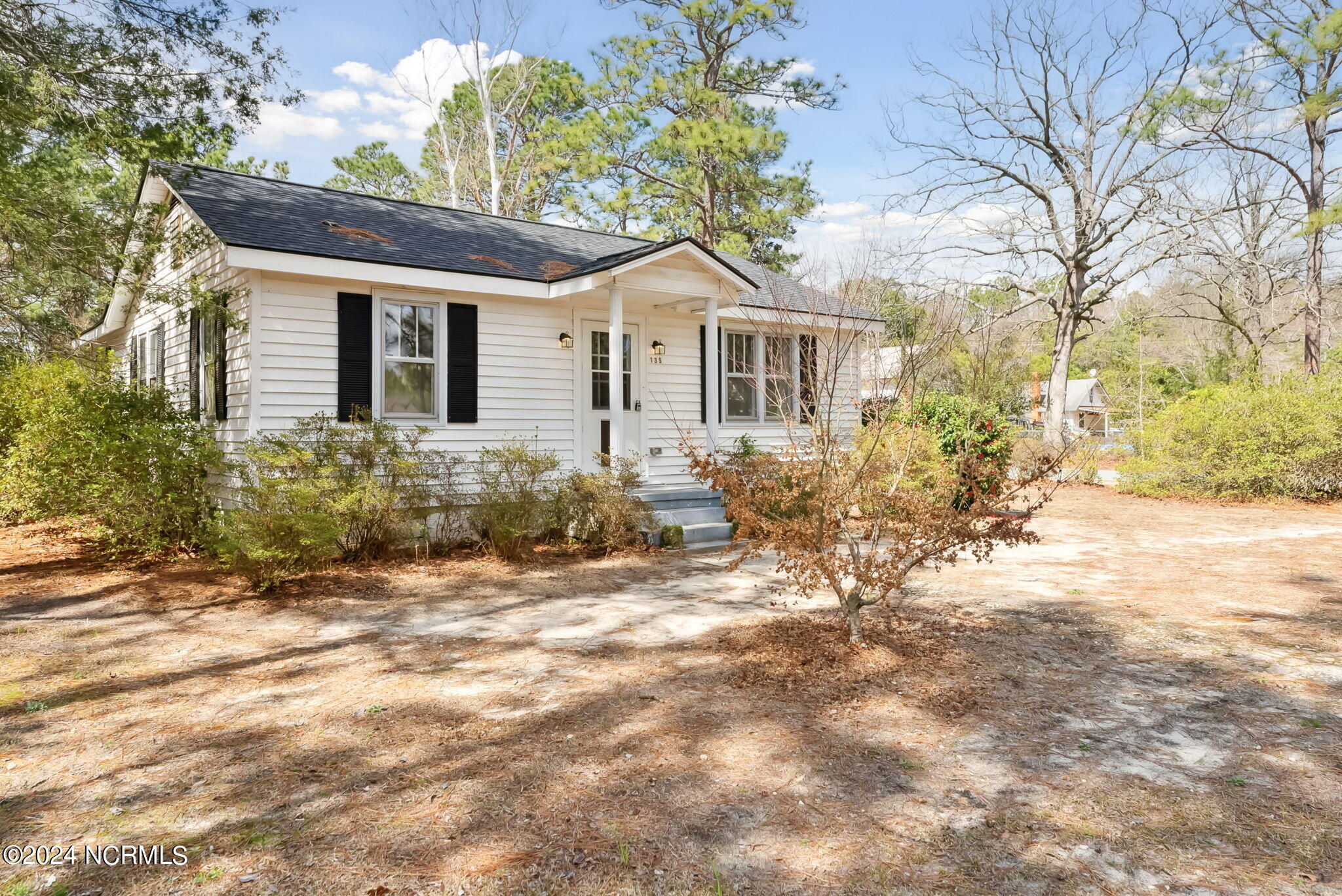 135 S Pecan Street