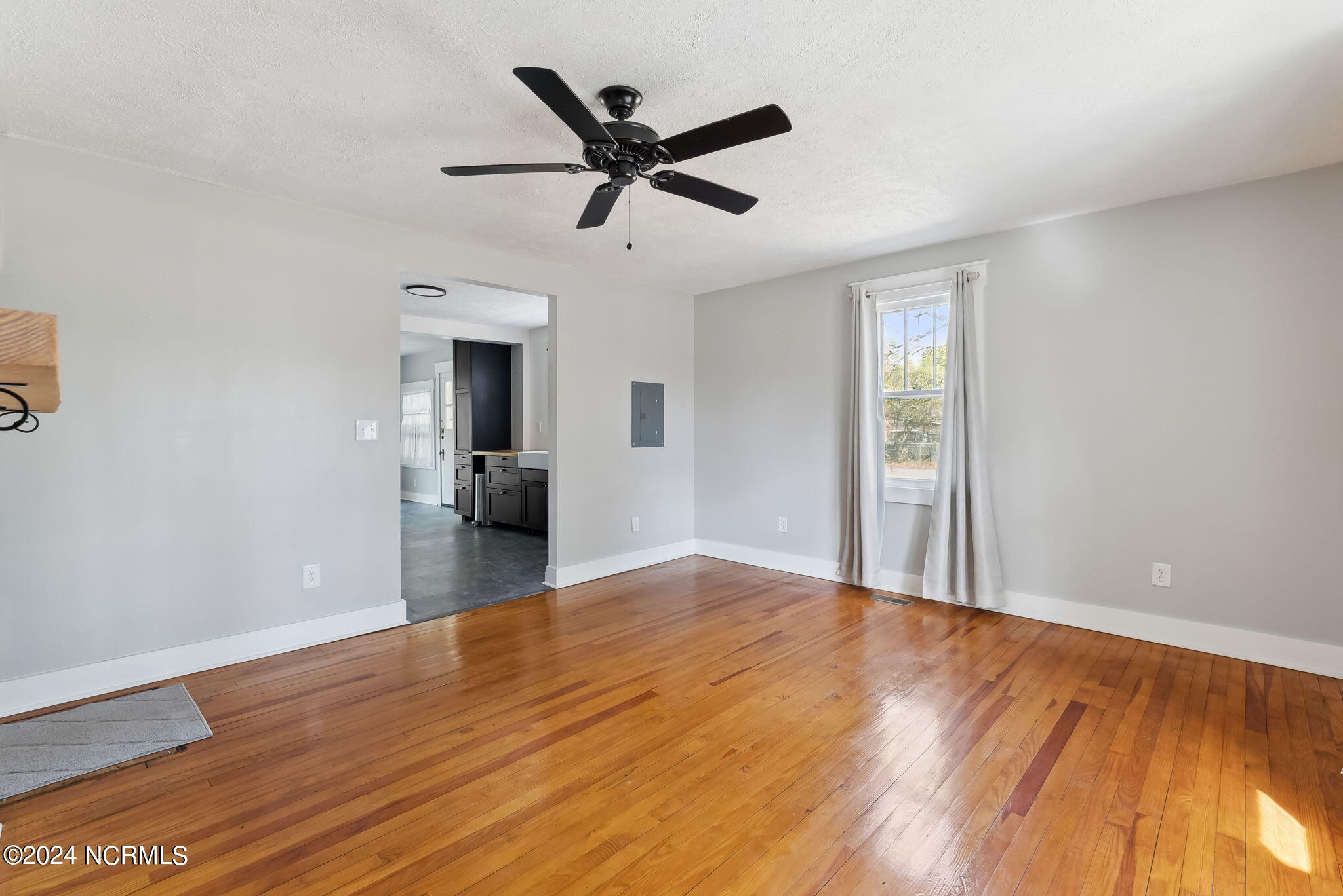 135 S Pecan Street