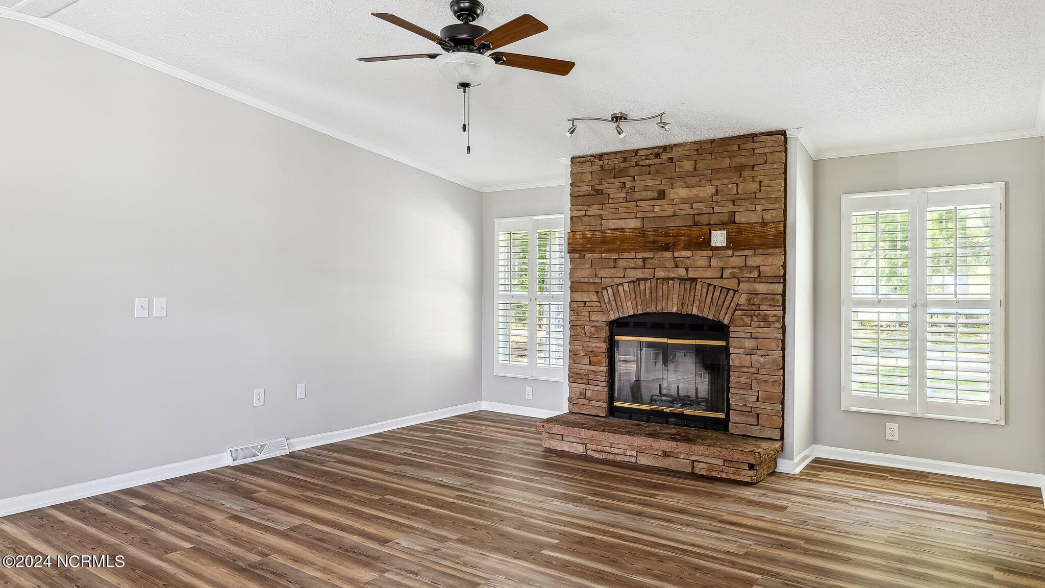 225 Meadowfield Circle