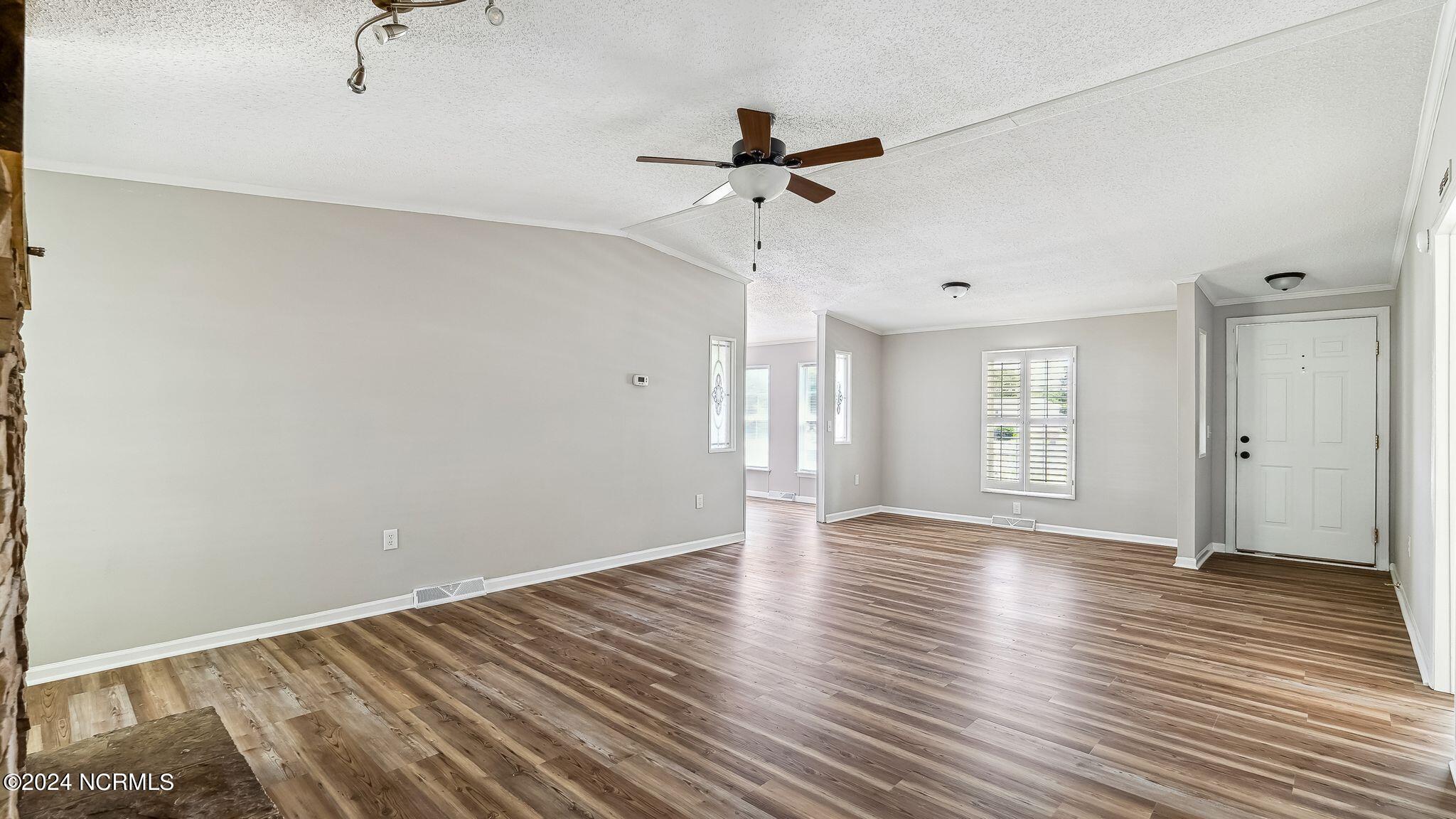 225 Meadowfield Circle