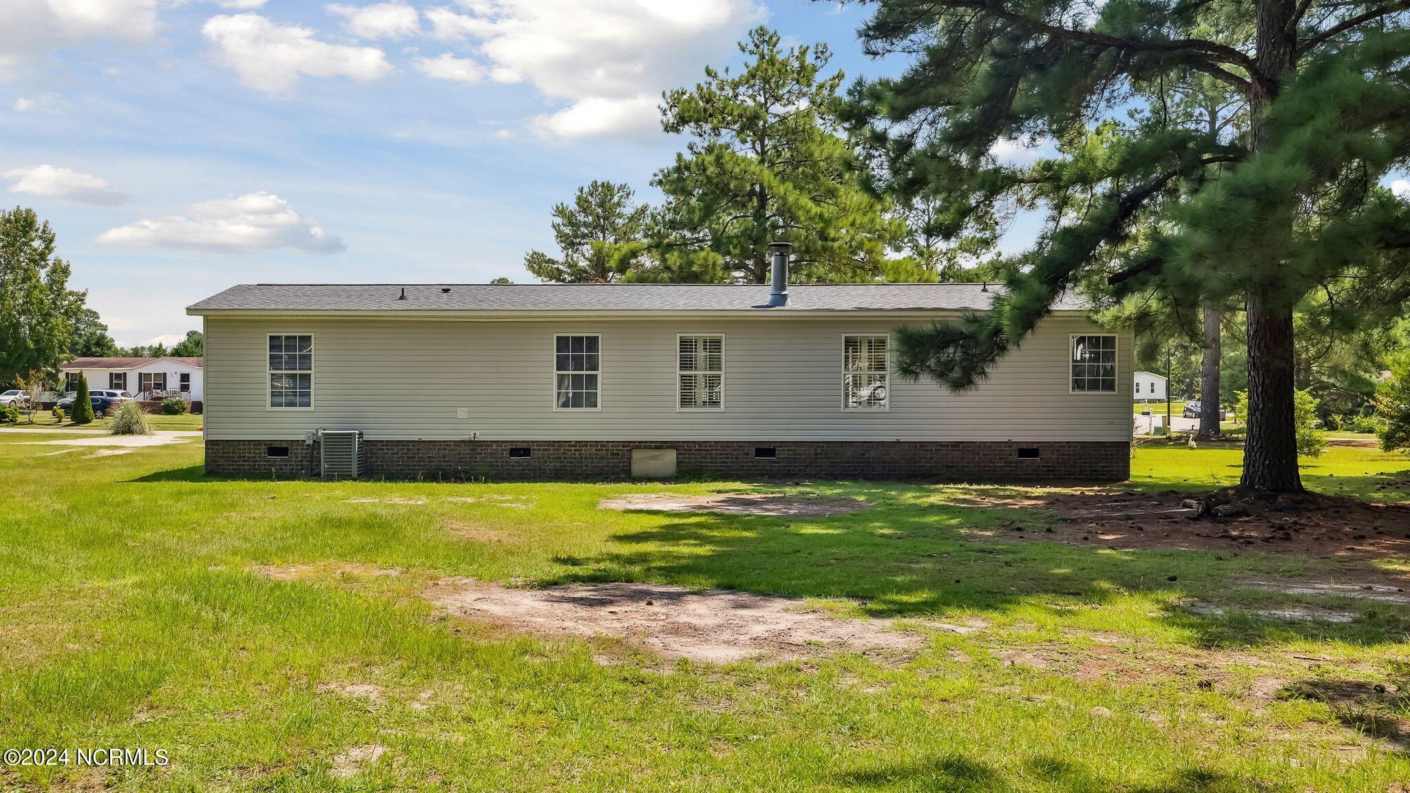 225 Meadowfield Circle