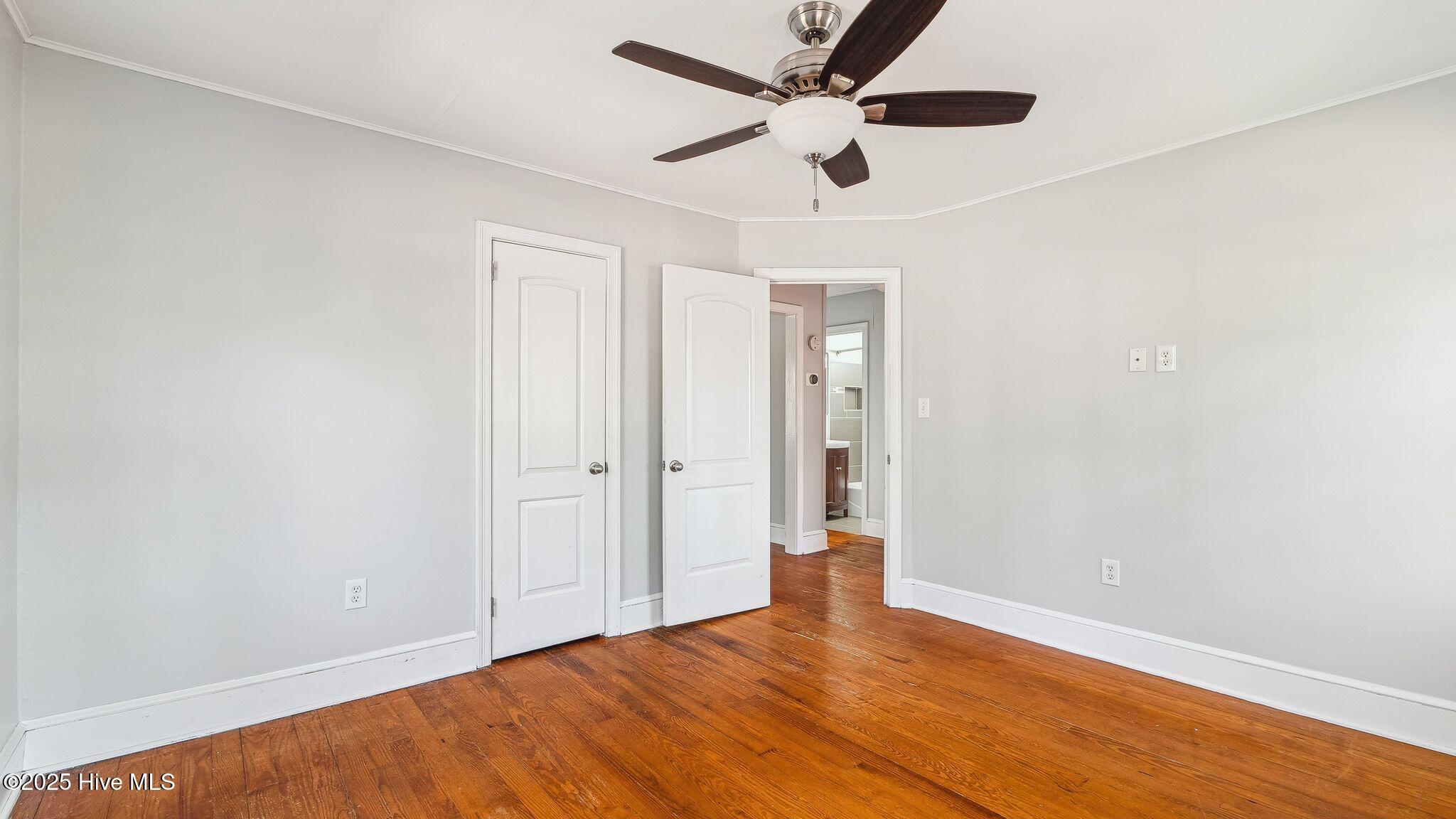 270 W Philadelphia Avenue