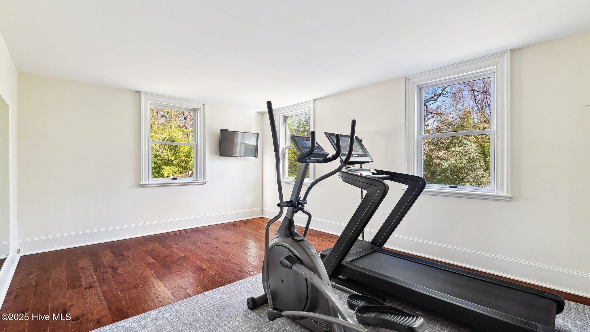 1645 E Indiana Avenue