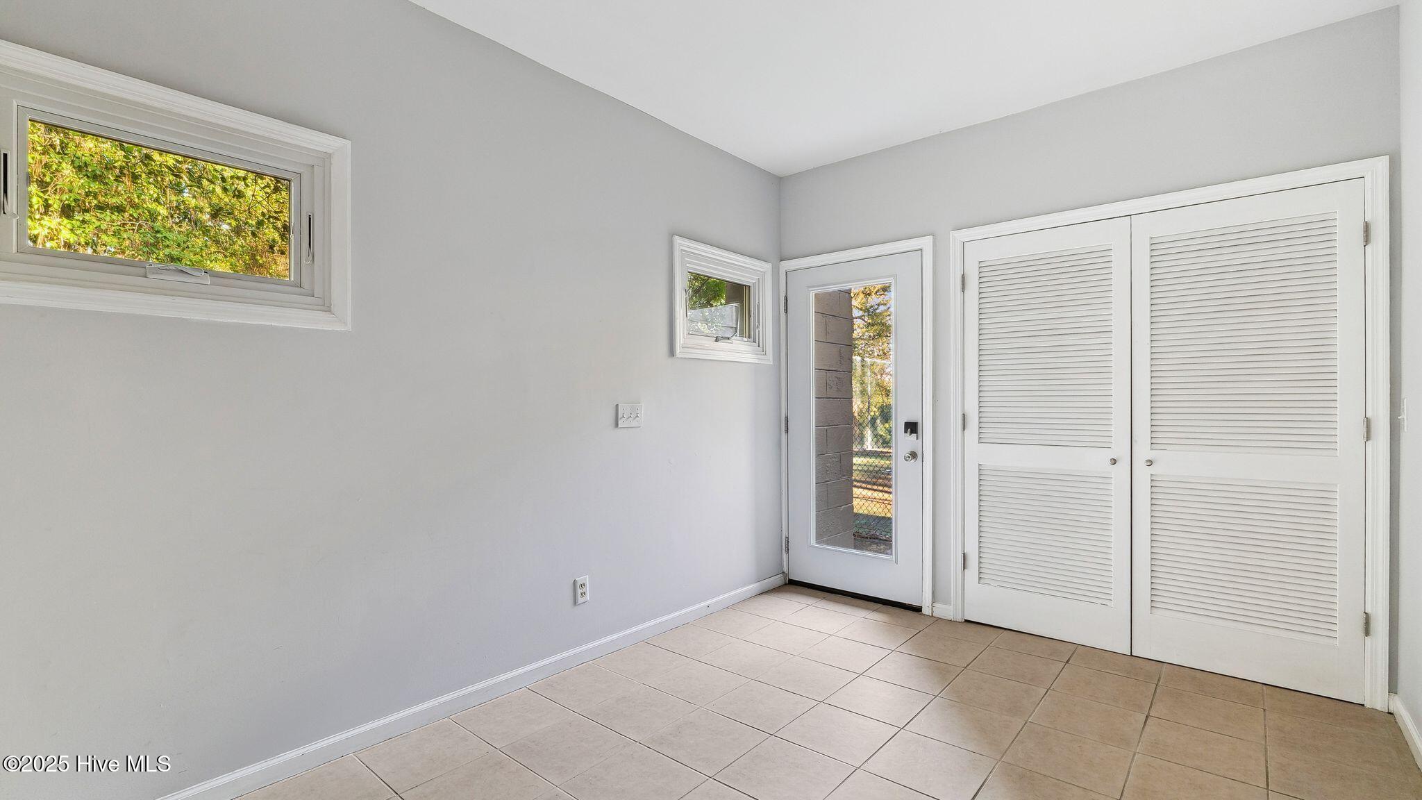 1645 E Indiana Avenue