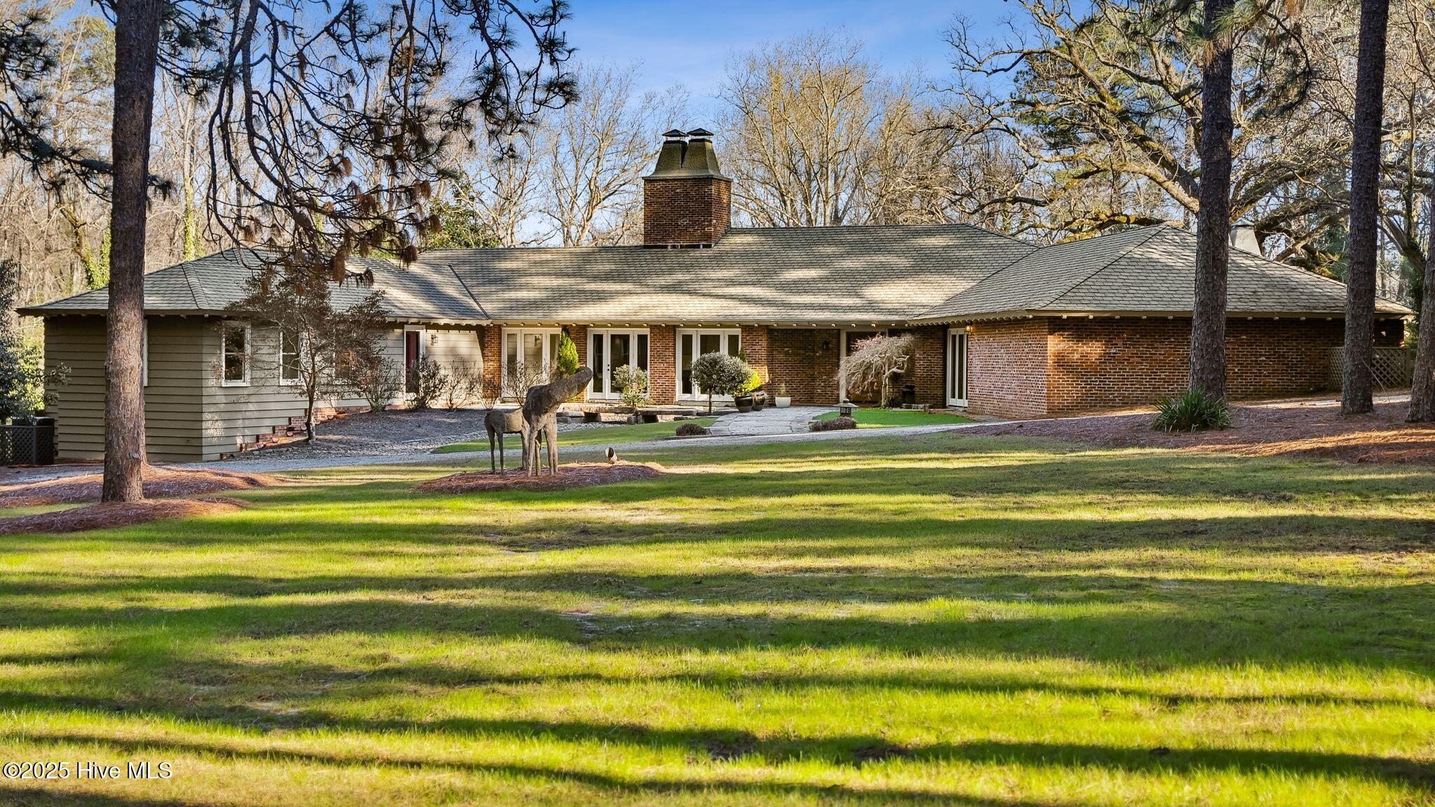 1645 E Indiana Avenue