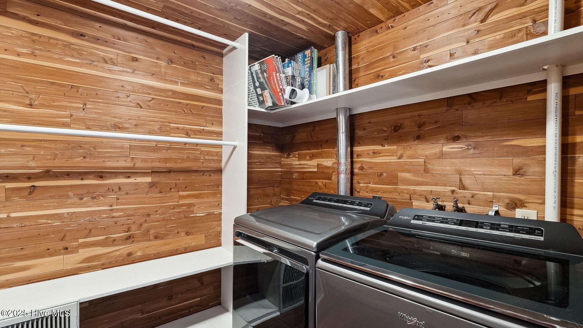 1645 E Indiana Avenue