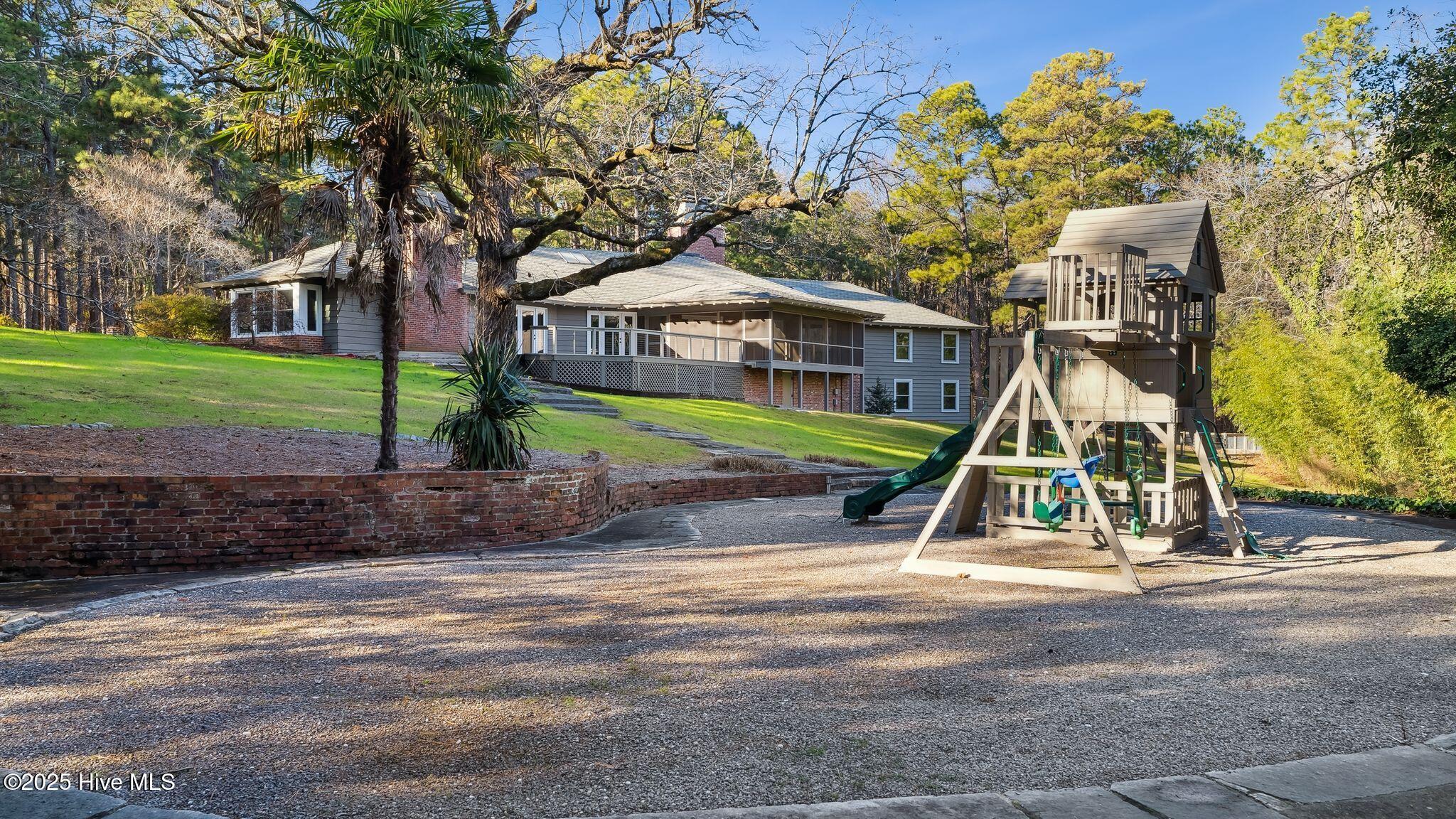 1645 E Indiana Avenue