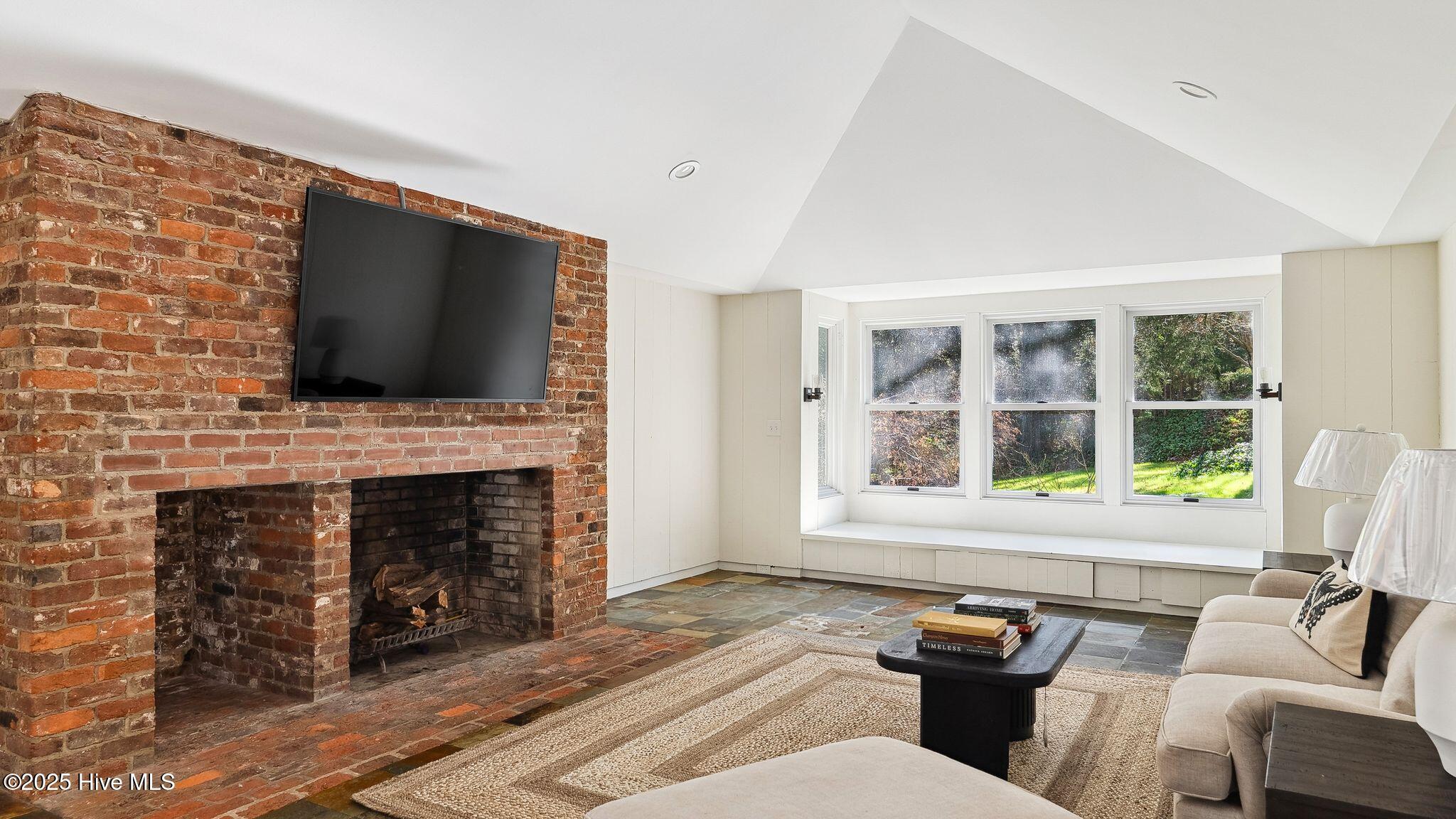 1645 E Indiana Avenue