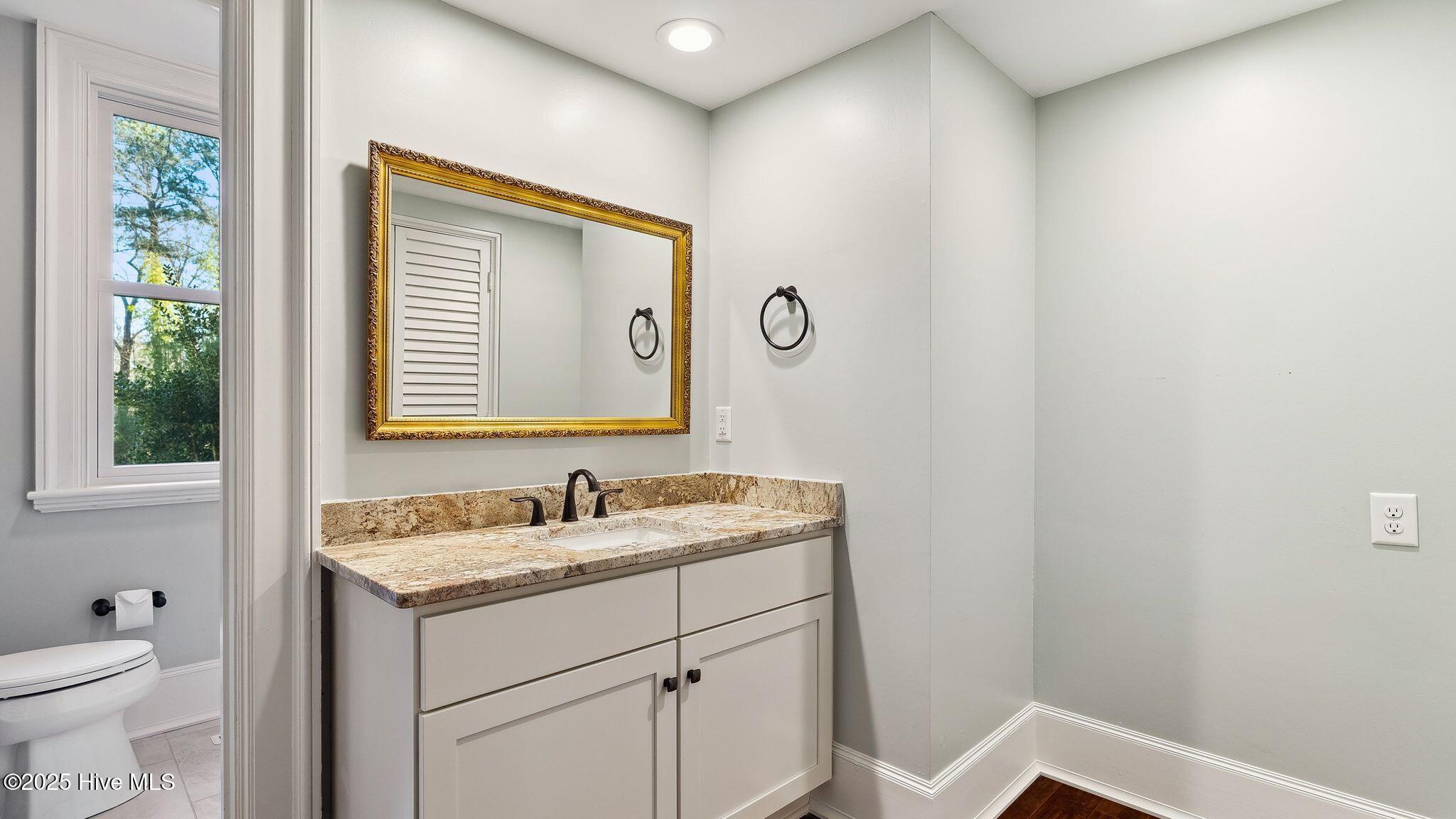 1645 E Indiana Avenue