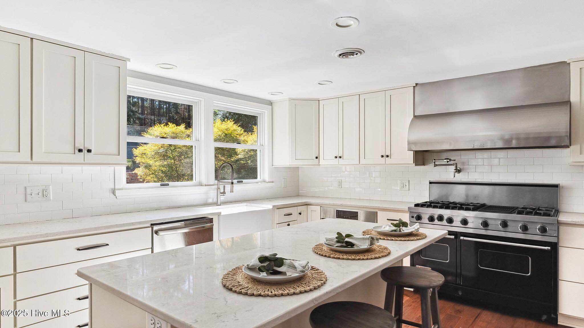 1645 E Indiana Avenue