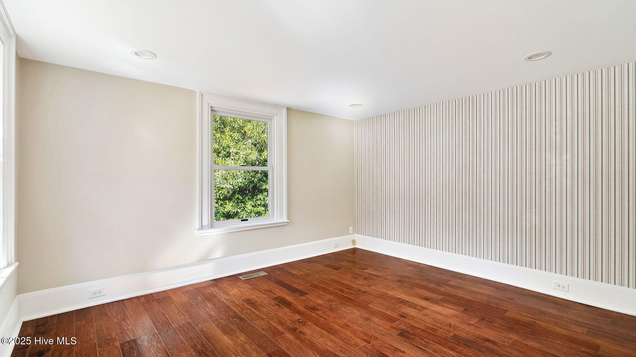 1645 E Indiana Avenue