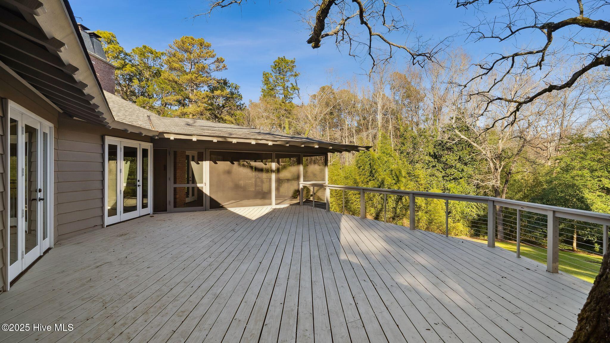 1645 E Indiana Avenue