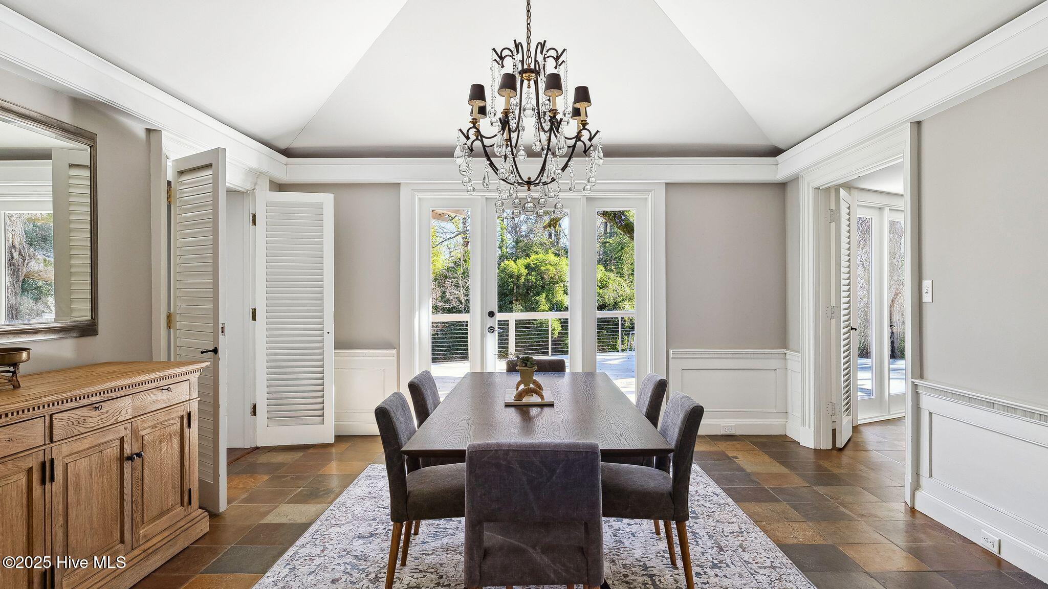 1645 E Indiana Avenue