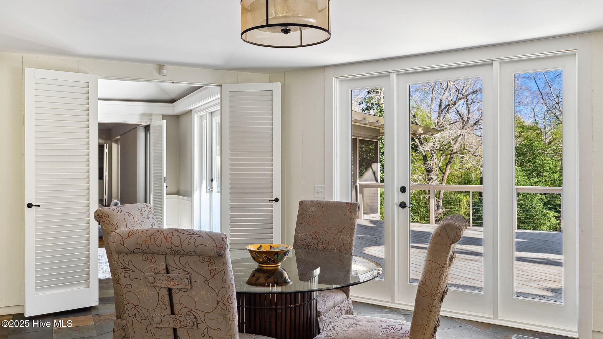 1645 E Indiana Avenue