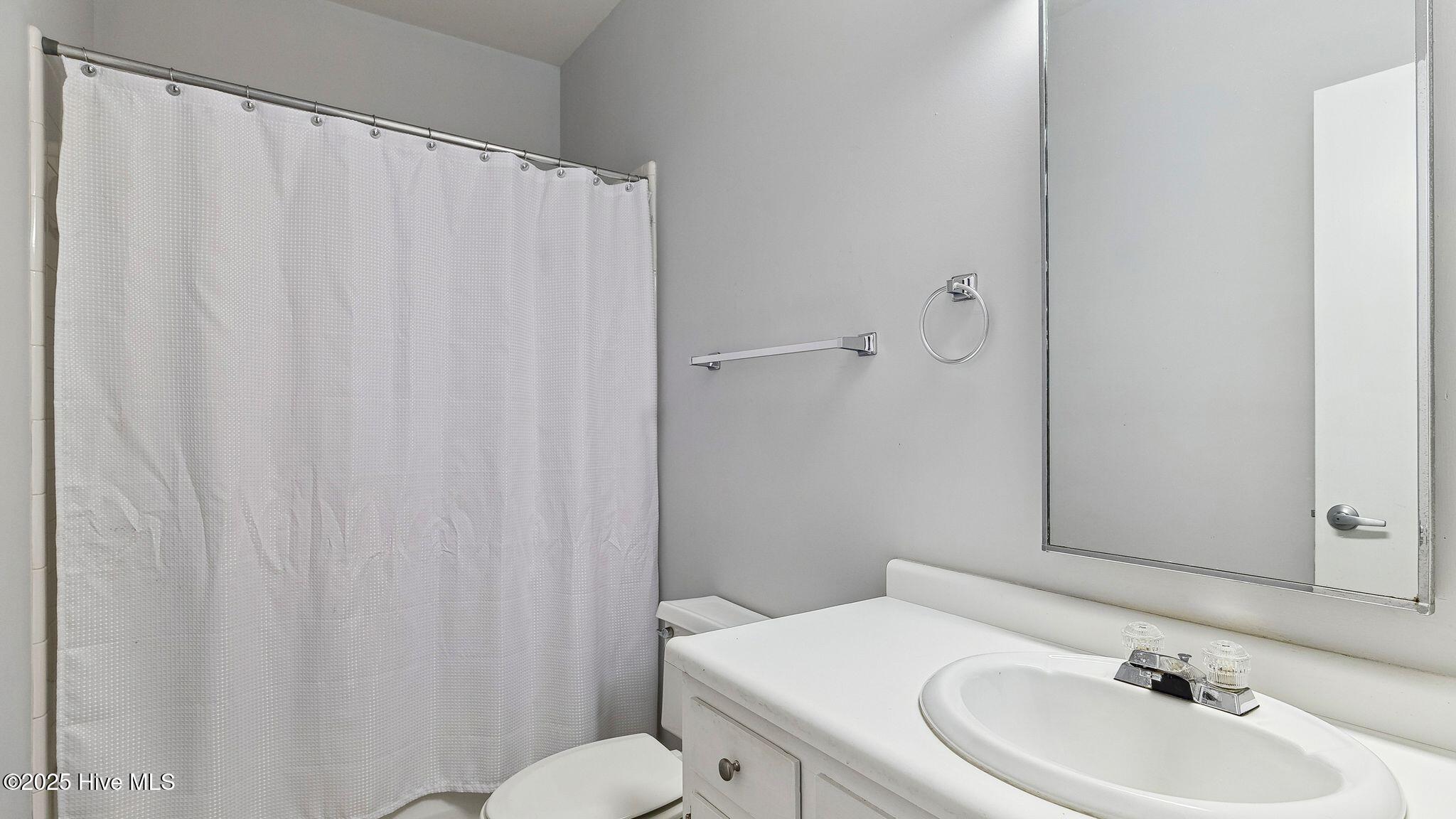 1645 E Indiana Avenue