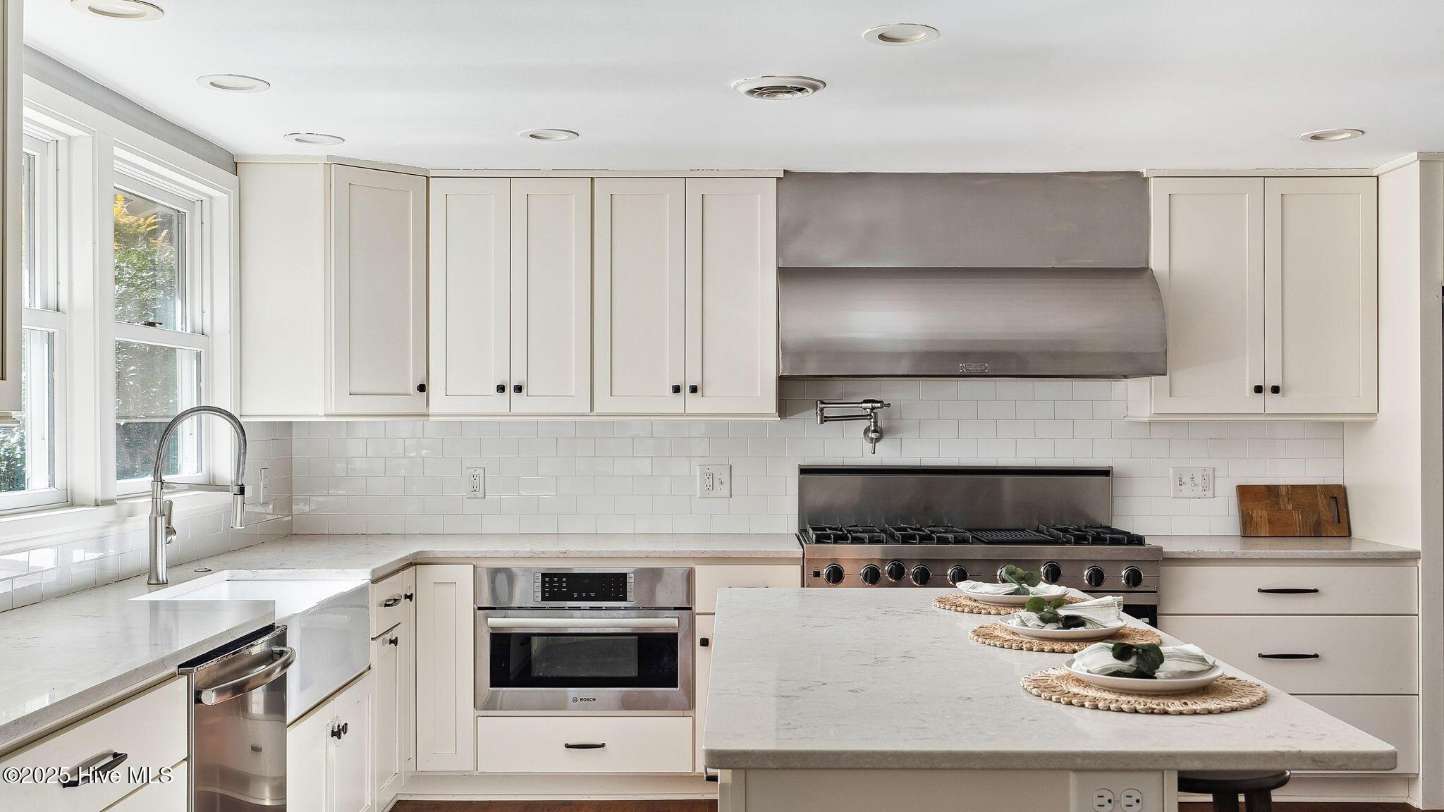 1645 E Indiana Avenue