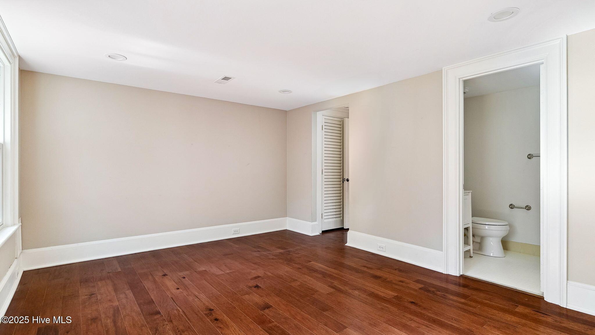 1645 E Indiana Avenue